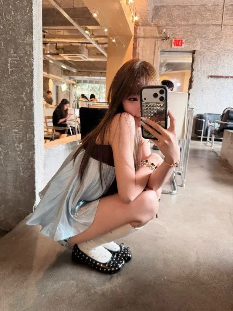 xinh lắm🌷
__________________________
𝐌𝐚̂̃𝐮 𝐭𝐡𝐮𝐞̂: 𝟑𝟓𝐊/𝟏 𝐧𝐠𝐚̀𝐲
2