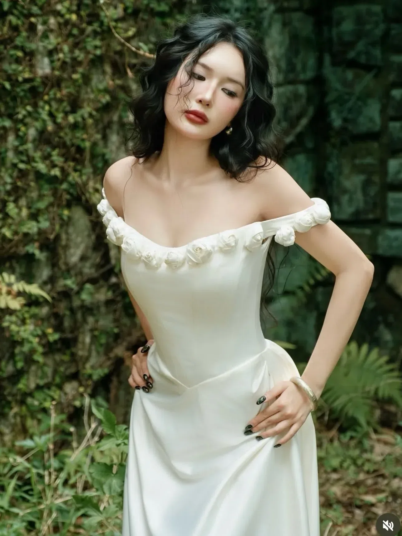 Brand: Themaven Miranda Dress 4