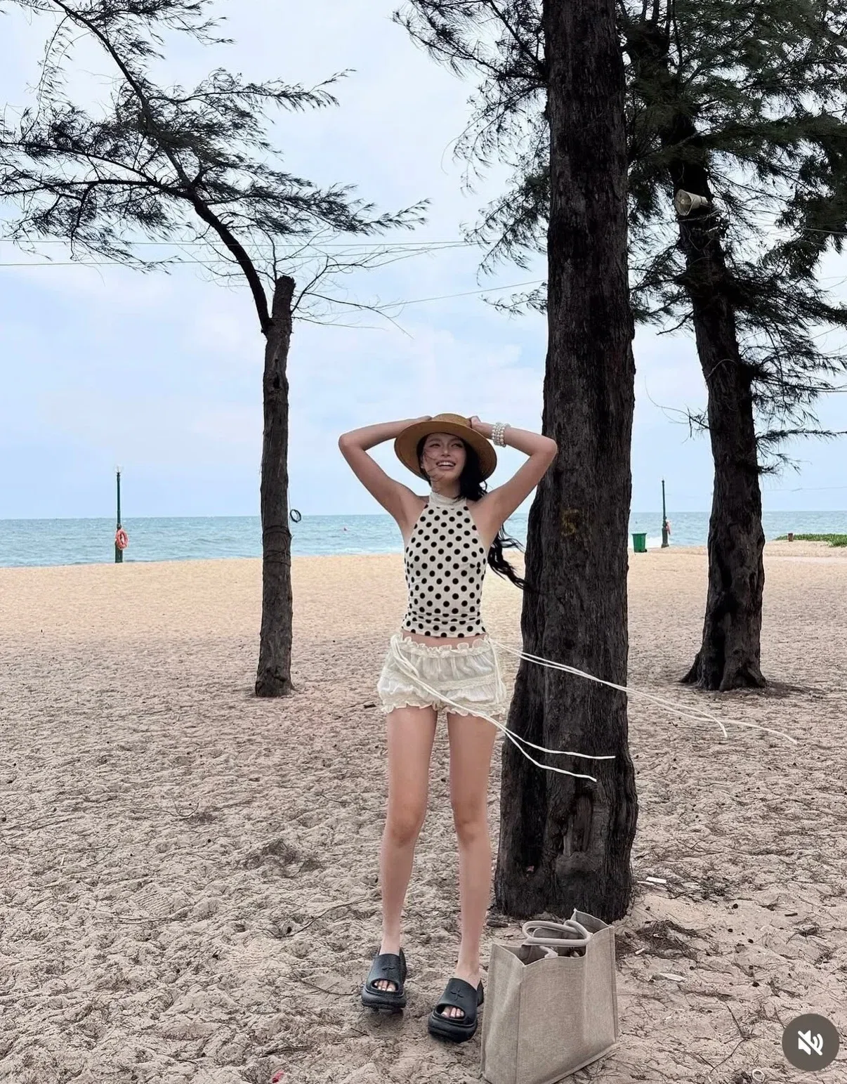 Đầm Dot Top x Ocean Skirts - size M co giãn 6