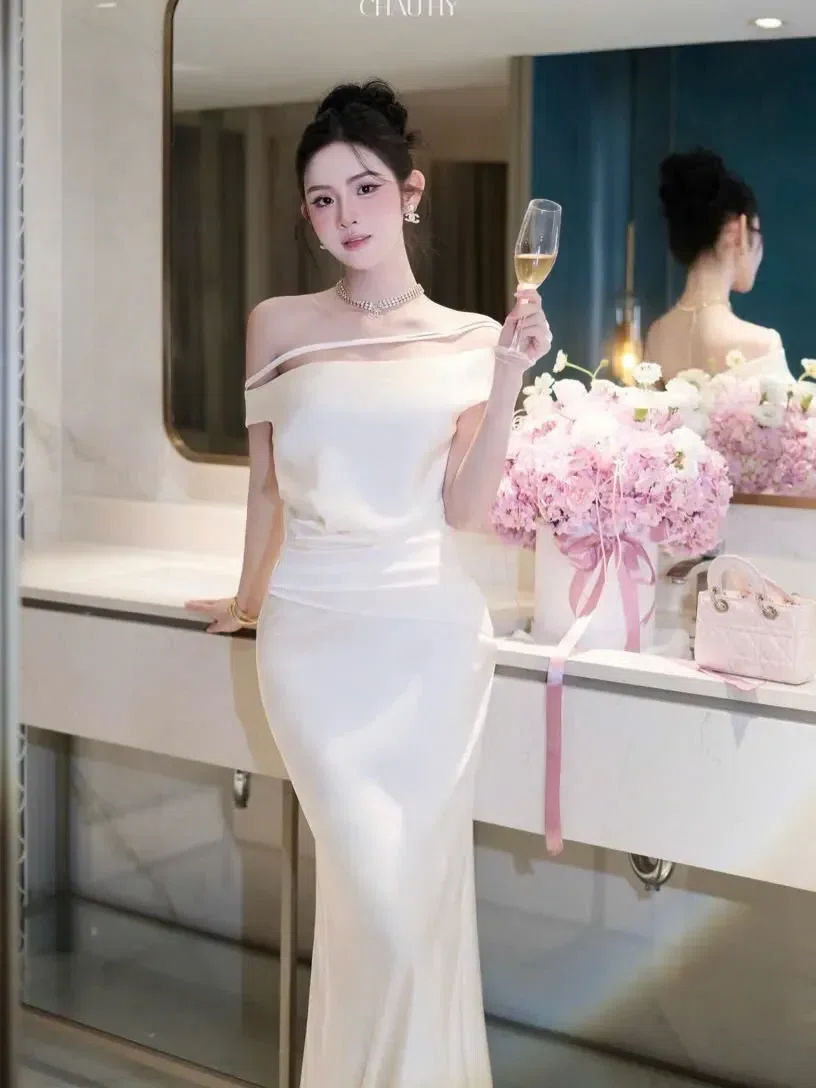 Váy lụa lệch vai 4