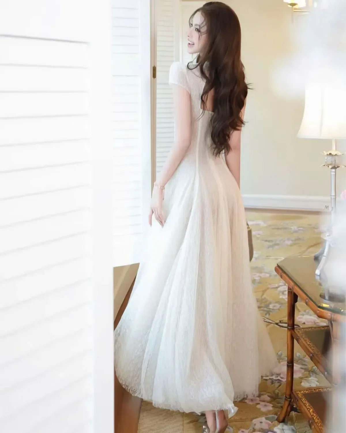 Đầm ren cộc tay dáng dài 4