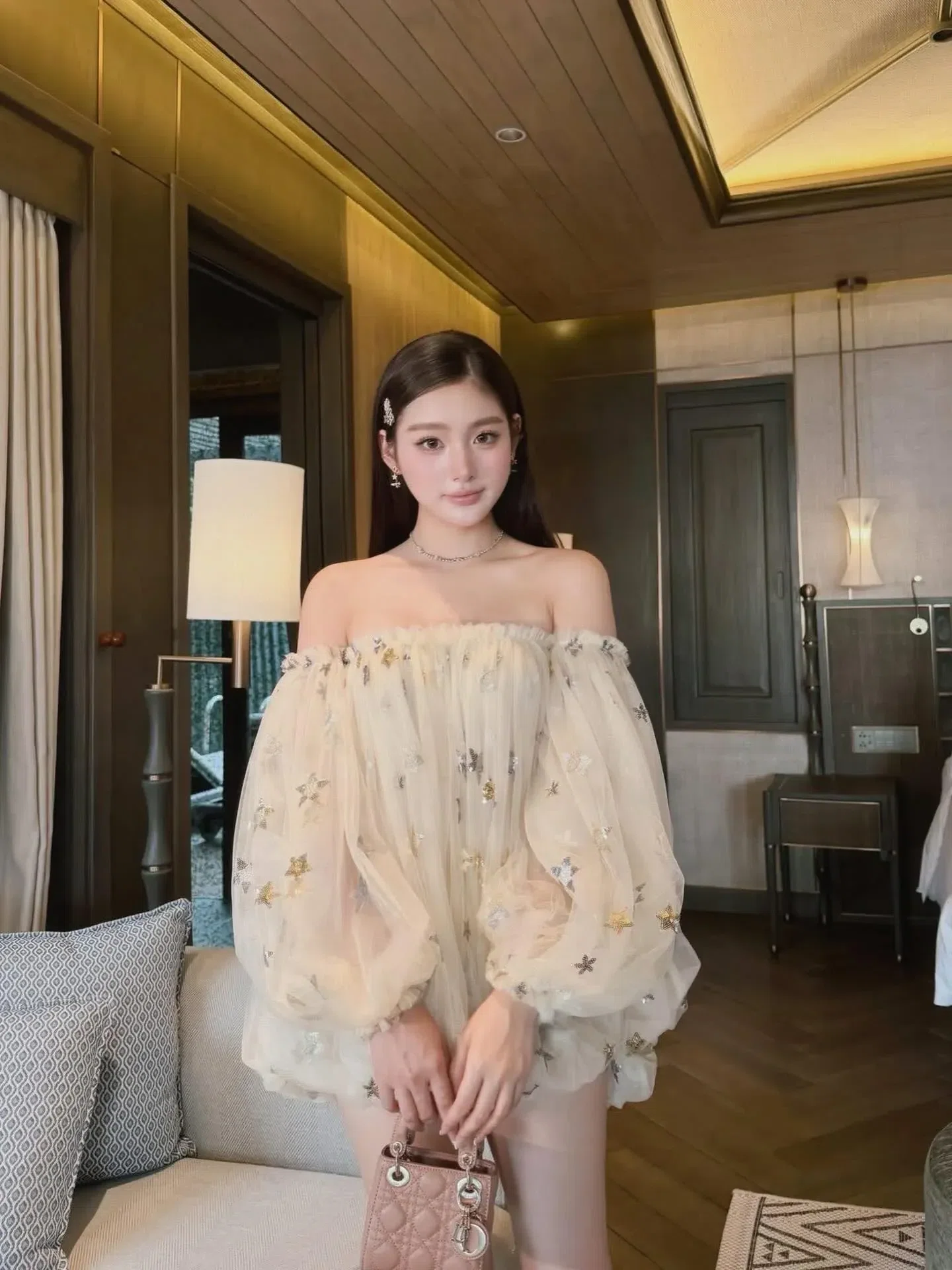 V590 Đầm trễ vai bling Chou 1