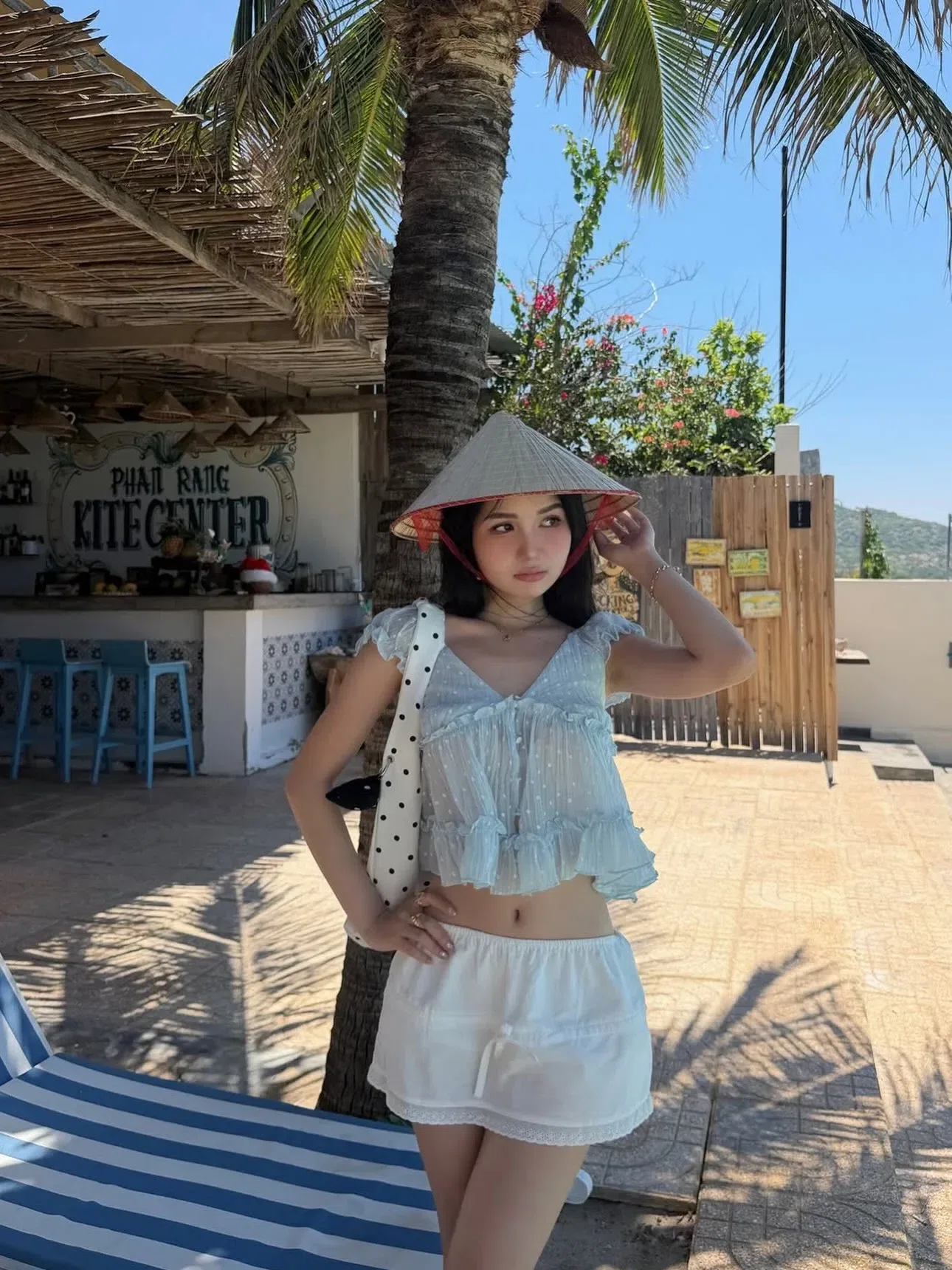 Đồ hè năm nay xinh lắm ạ💐🌷
__________________________
𝐌𝐚̂̃𝐮 𝐭𝐡𝐮𝐞̂: 𝟑𝟓 5