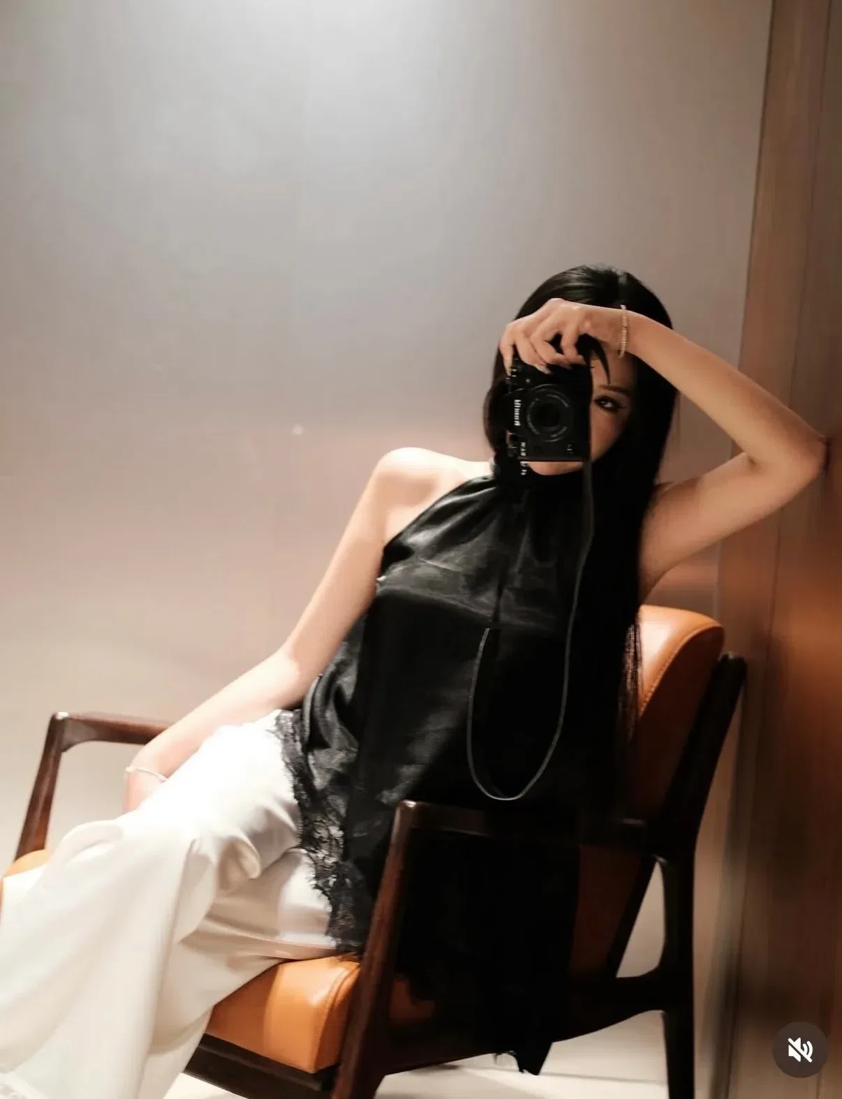 Silky Set - size L fit M, L (áo đen, quần trắng) 7