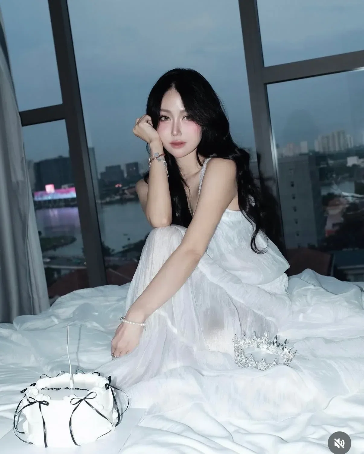 Lily Dress - size L 7