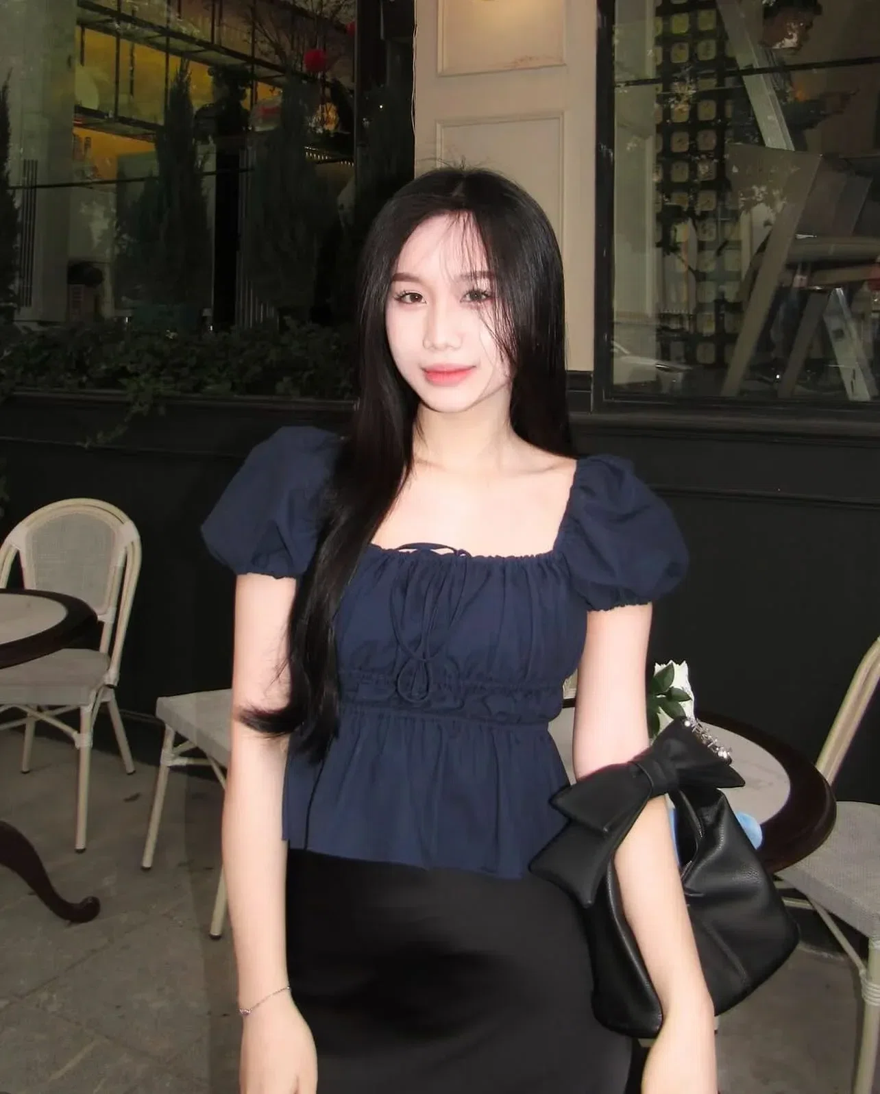 Cứ bị mê màu xanh navy tôn da lắm lun 3