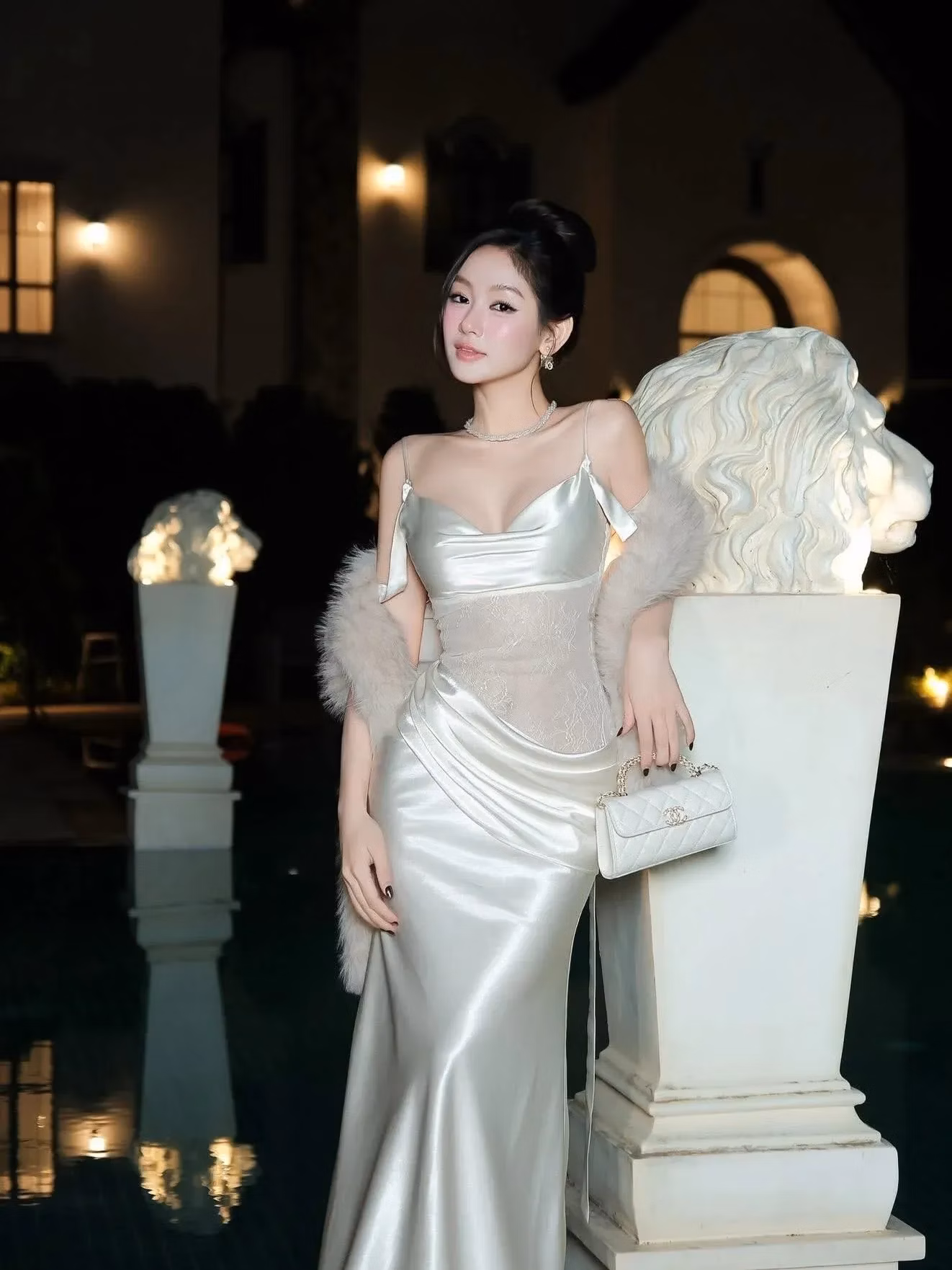 Brand: @thao_bibii Váy lụa kem Tbb 2