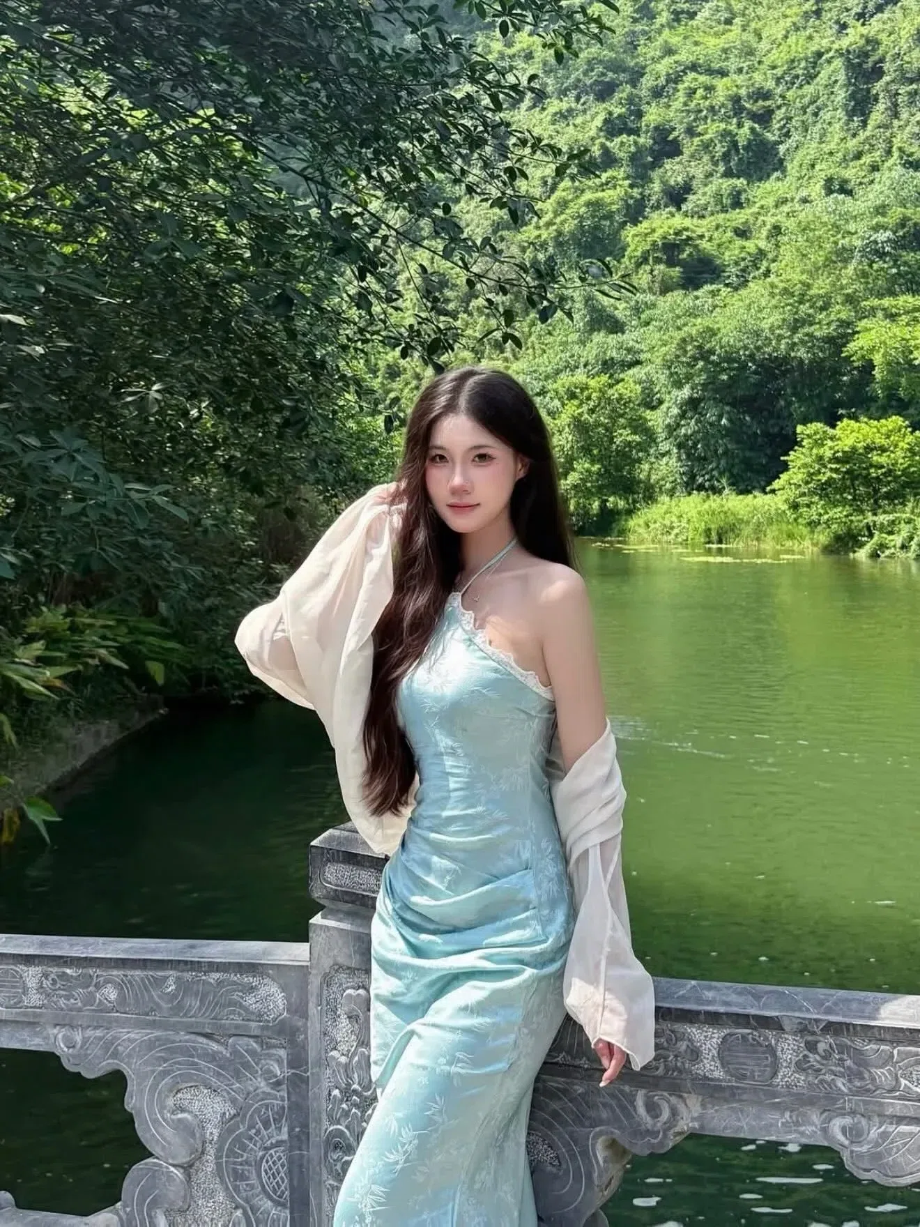 Đồ hè năm nay xinh lắm ạ💐🌷
__________________________
𝐌𝐚̂̃𝐮 𝐭𝐡𝐮𝐞̂: 𝟑𝟓 4