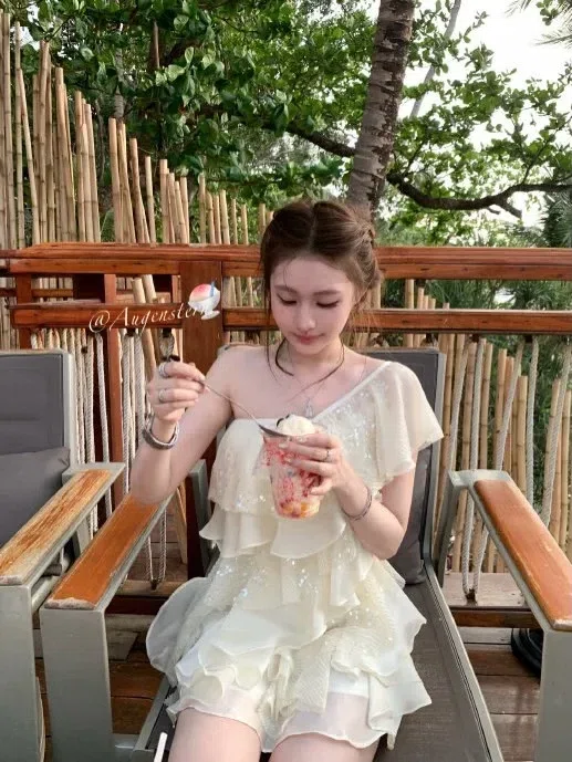 Đồ hè năm nay xinh lắm ạ💐🌷
__________________________
𝐌𝐚̂̃𝐮 𝐭𝐡𝐮𝐞̂: 𝟑𝟓 1