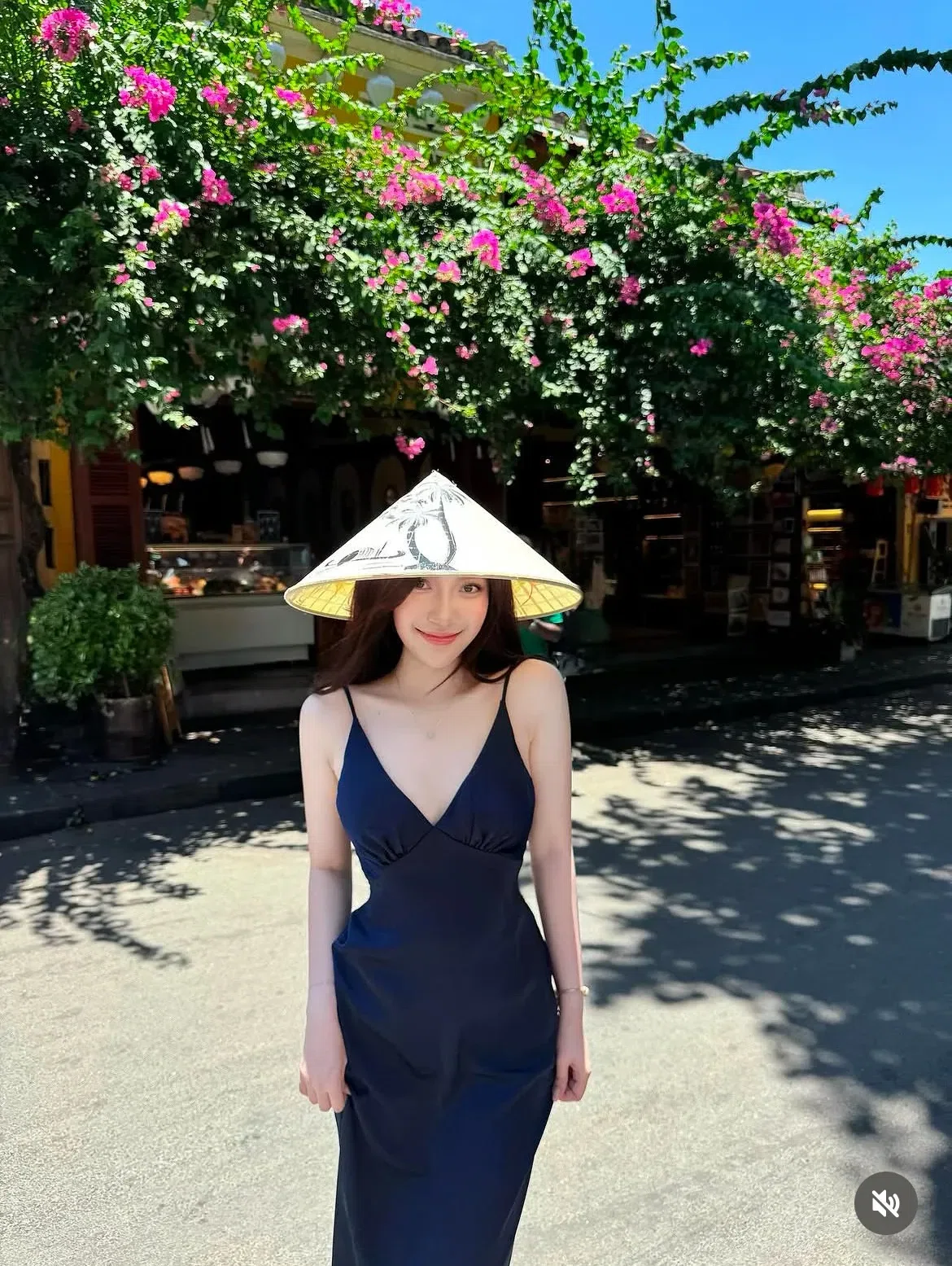 nyreuse ~ Tiệm thuê đồ thiết kế 1