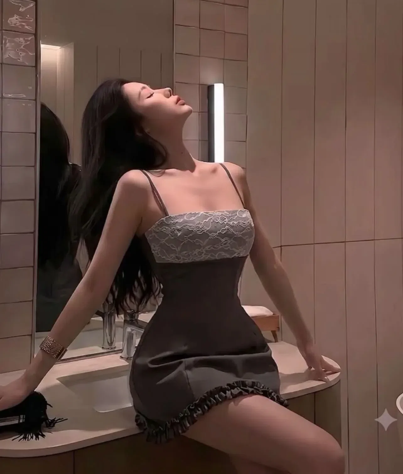 VÁY ĐI BÓ XÁM NGỰC PHỐI REN 2