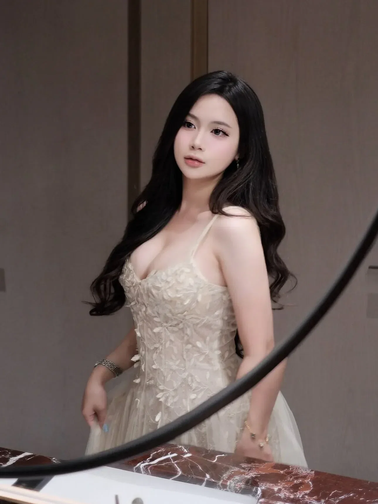 V548 Đầm 2s ren lá CHOUCHOU 2