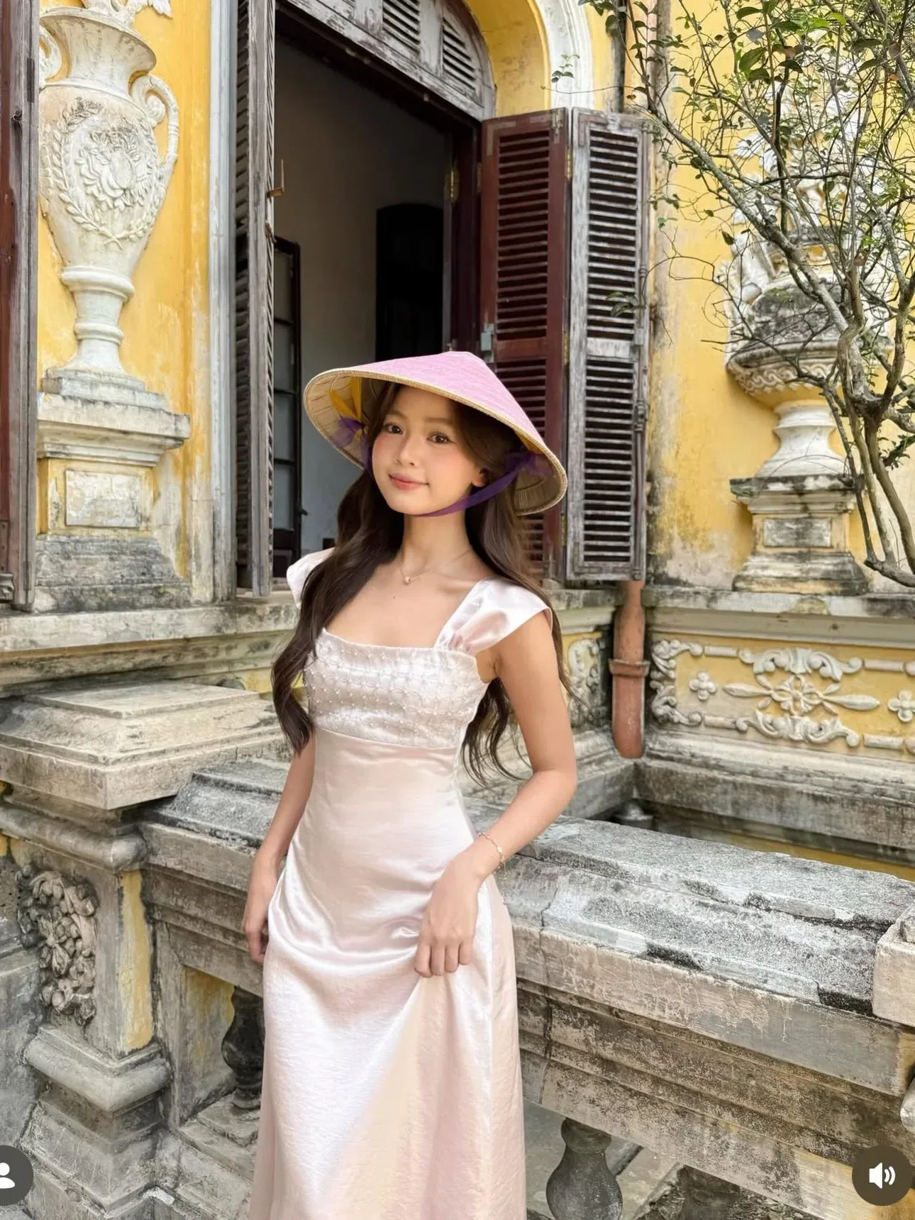 Đồ hè năm nay xinh lắm ạ💐🌷
__________________________
𝐌𝐚̂̃𝐮 𝐭𝐡𝐮𝐞̂: 𝟑𝟓 6