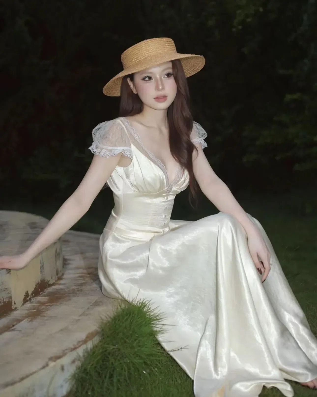 Váy lụa dài ngọc trai phối tay ren 2