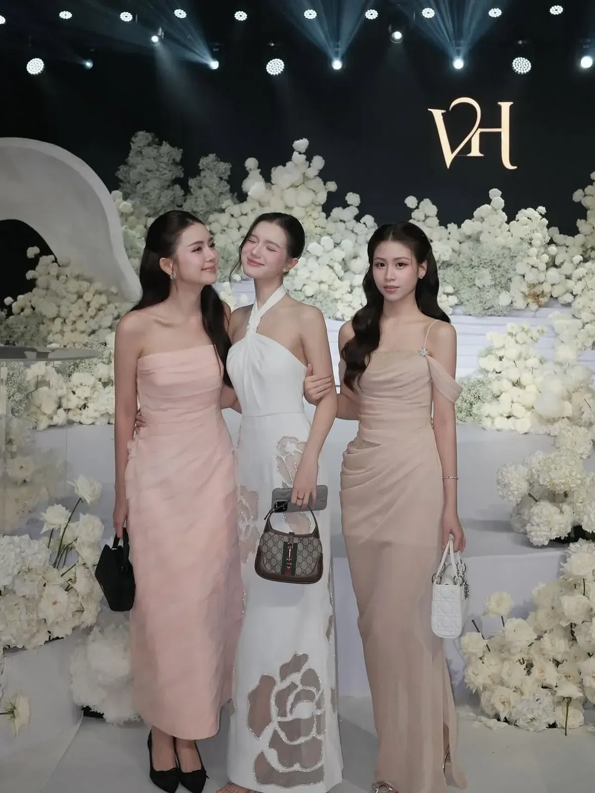 Cam kết váy chính hãng 4