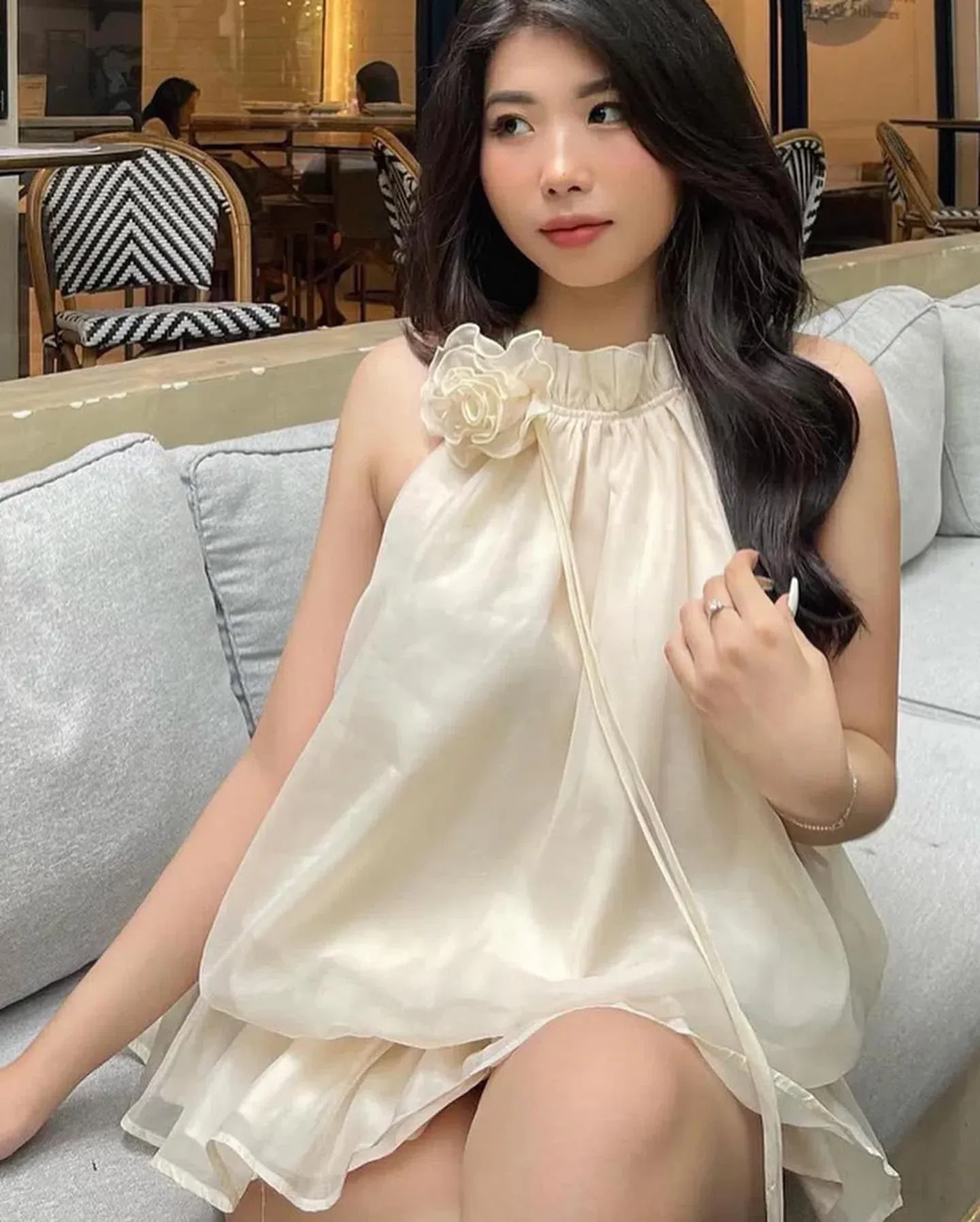 Váy áo yếm size s màu kem 3
