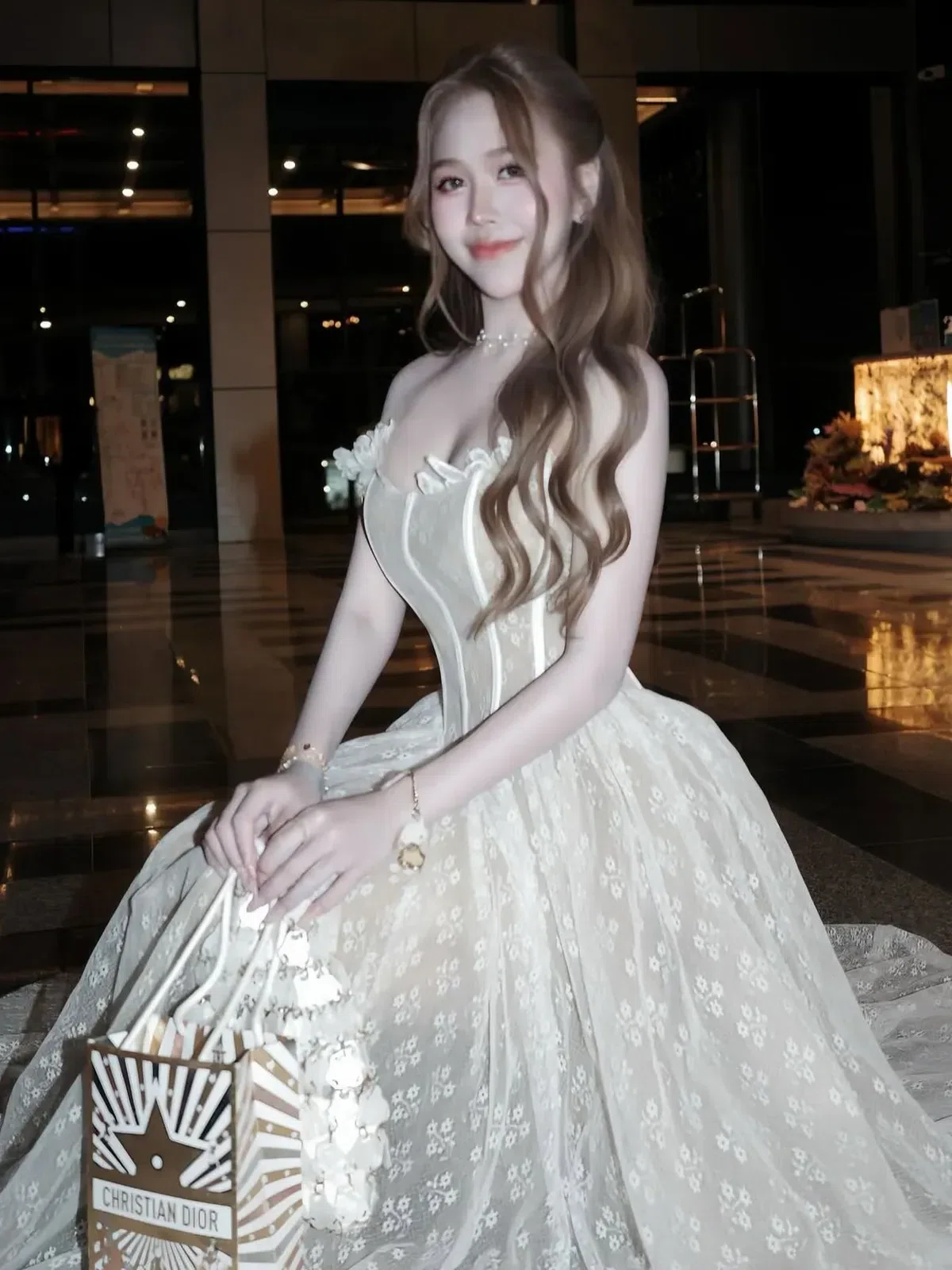 Thảo Bibi Đầm cup ren trắng 8