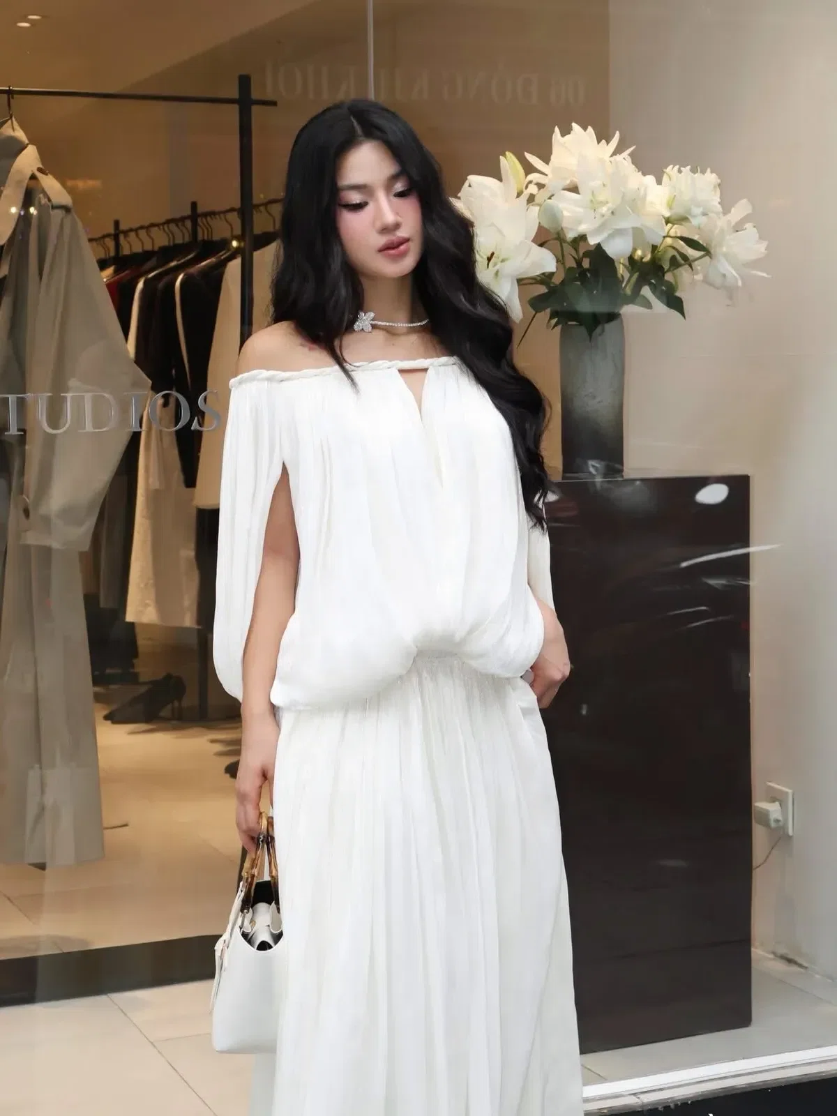 Váy maxi màu be brand Amelie 13