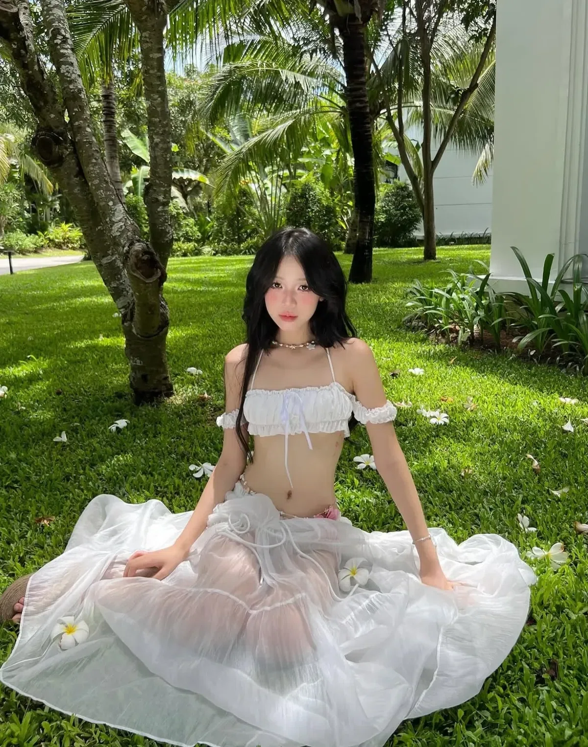 Áo tay bồng trắng ST0002 + Mitzi skirt VT0002 + Kiwikiwi short white QT0001 2
