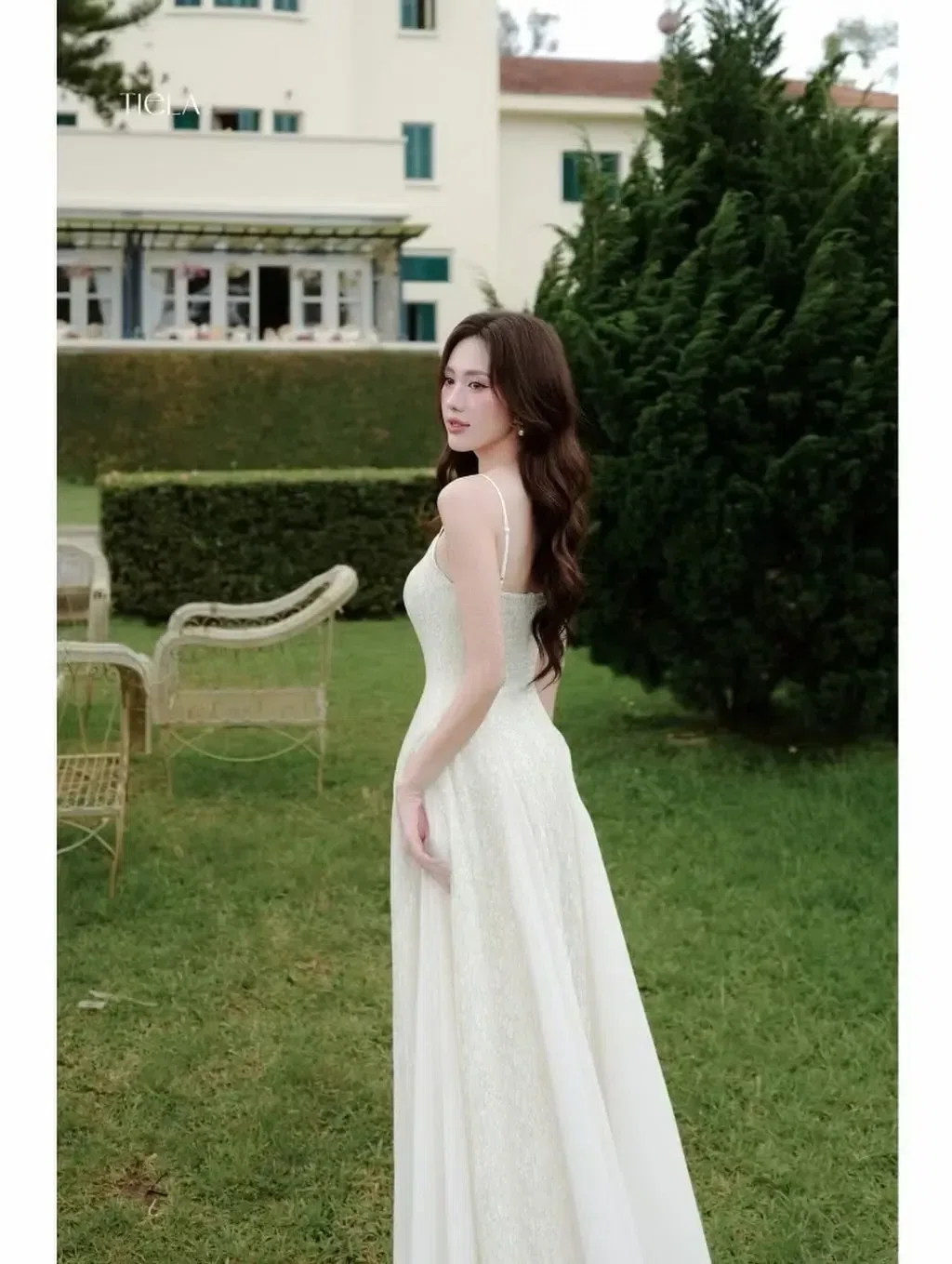 Váy tiela trắng 1