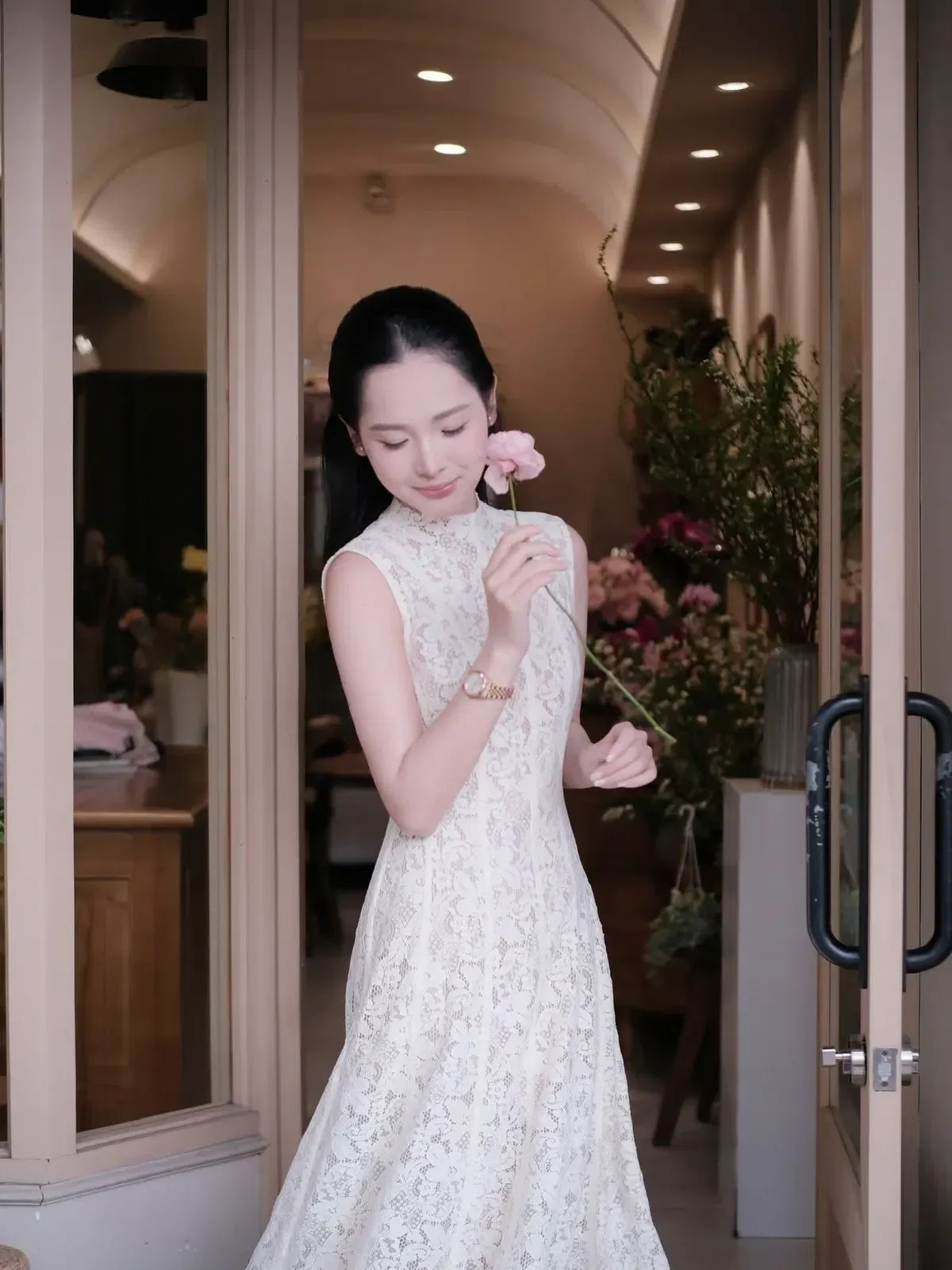 V260 Louise Lace Dress 7