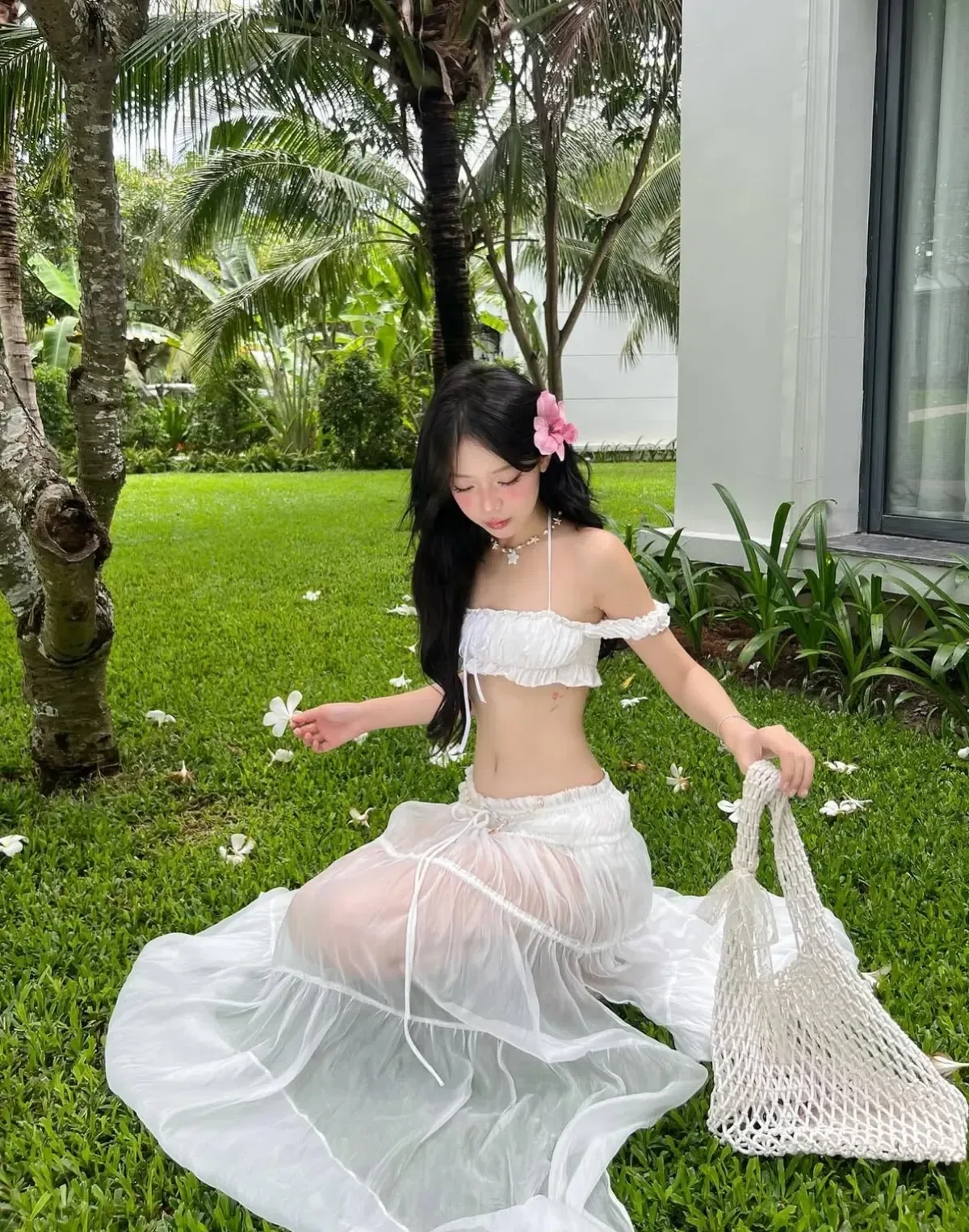 Áo tay bồng trắng ST0002 + Mitzi skirt VT0002 + Kiwikiwi short white QT0001 8