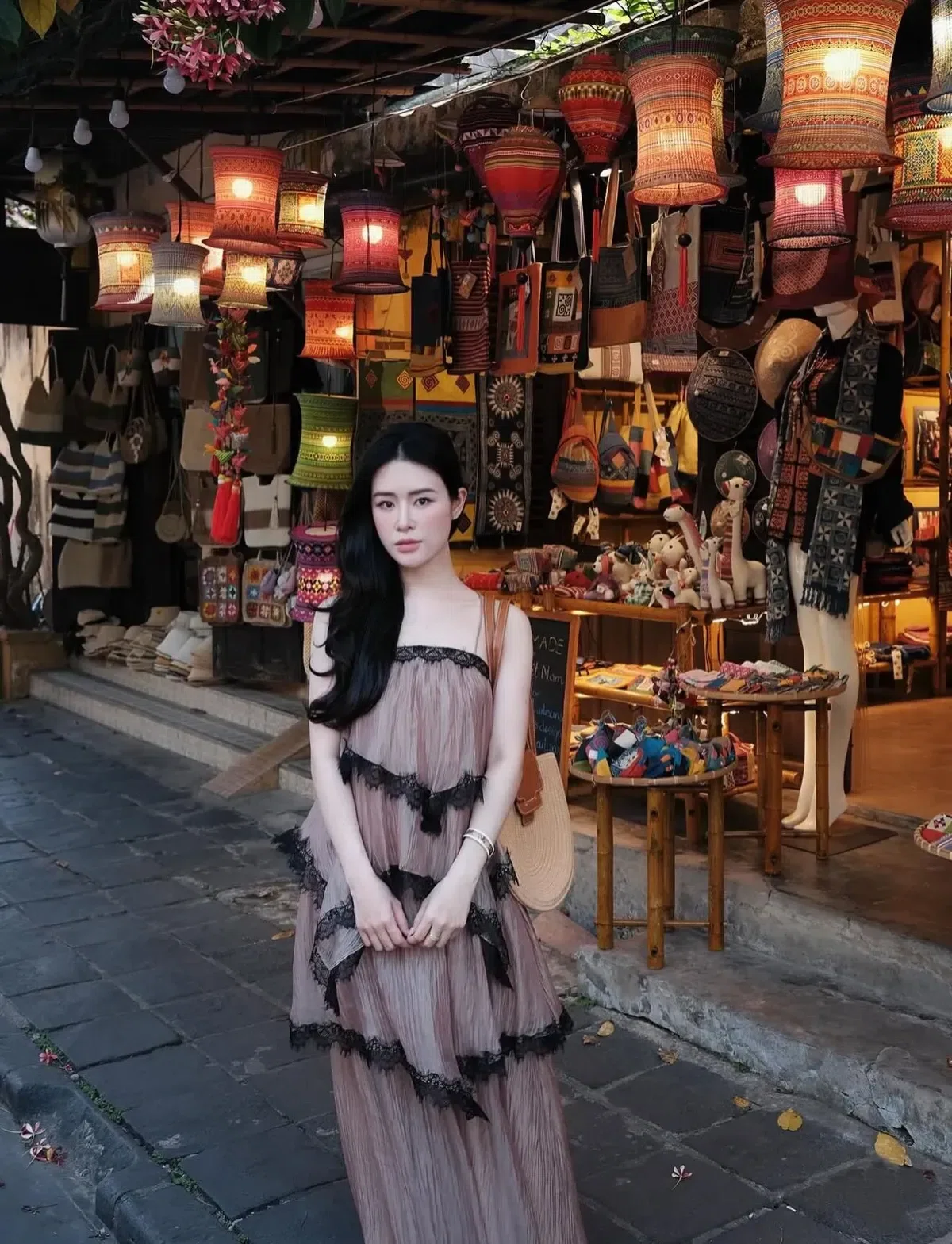 Váy hai dây voan viền ren màu nâu 1