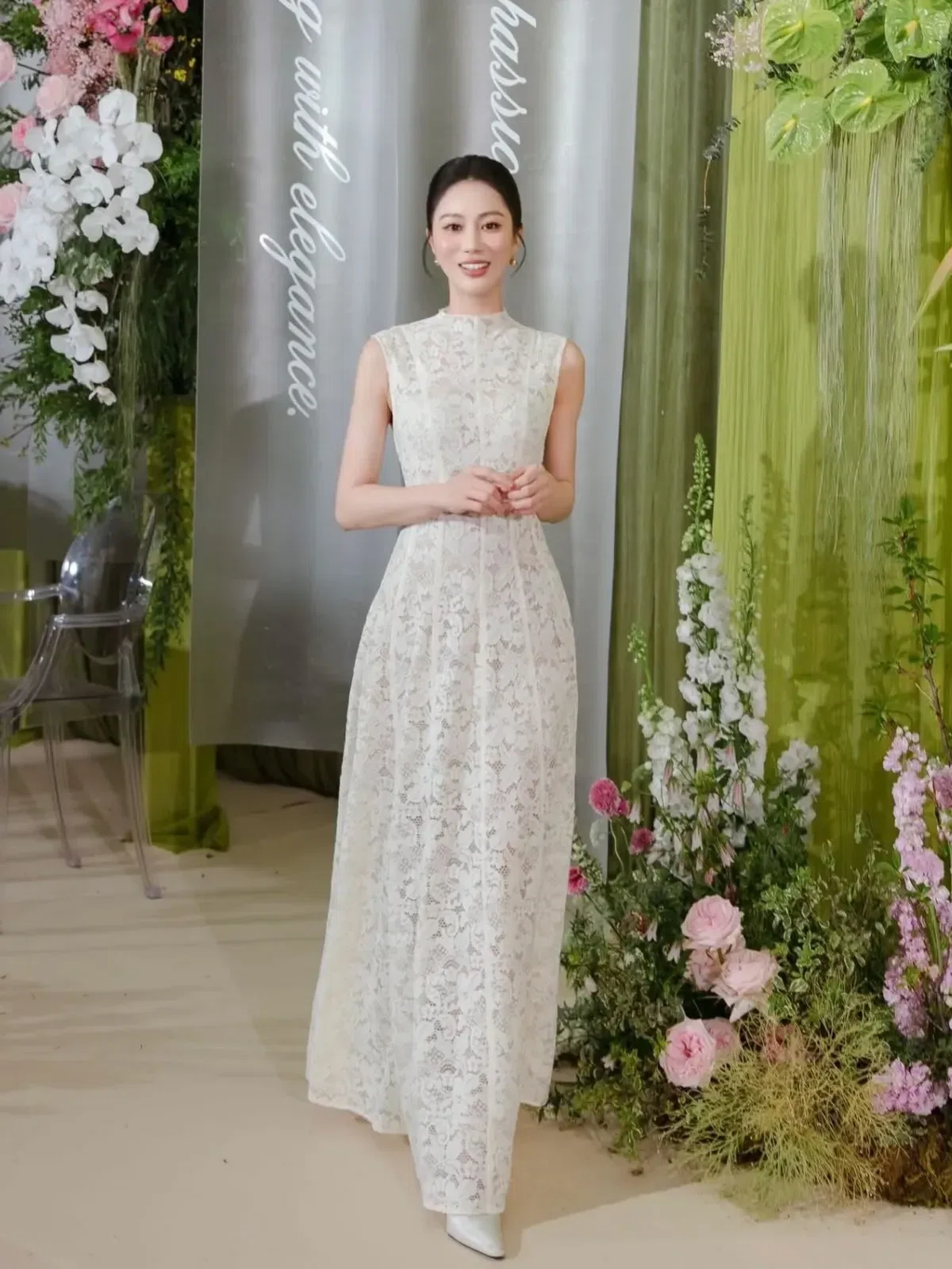 V260 Louise Lace Dress 3