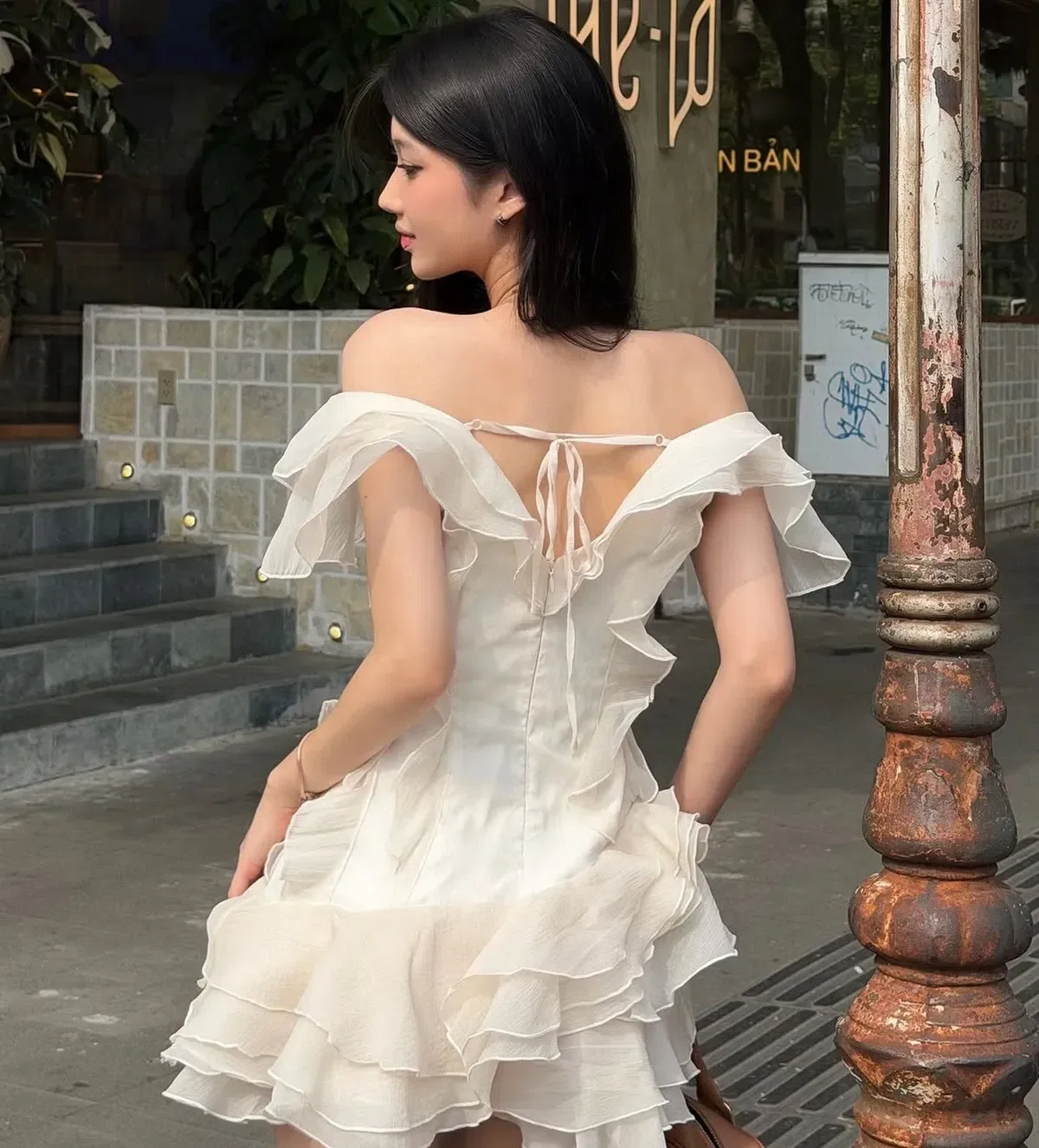 Váy Trễ Vai Màu Trắng 4