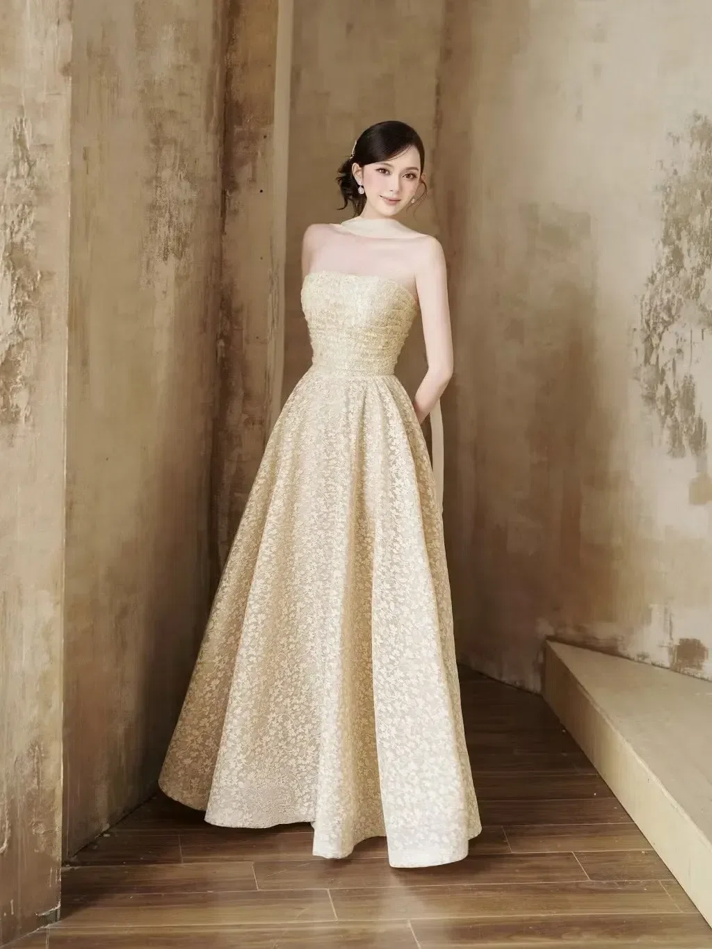 Váy cúp ngực hoa vàng 4