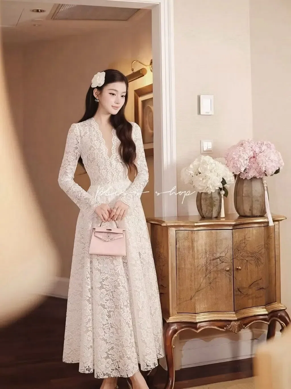 Váy ren trắng 1