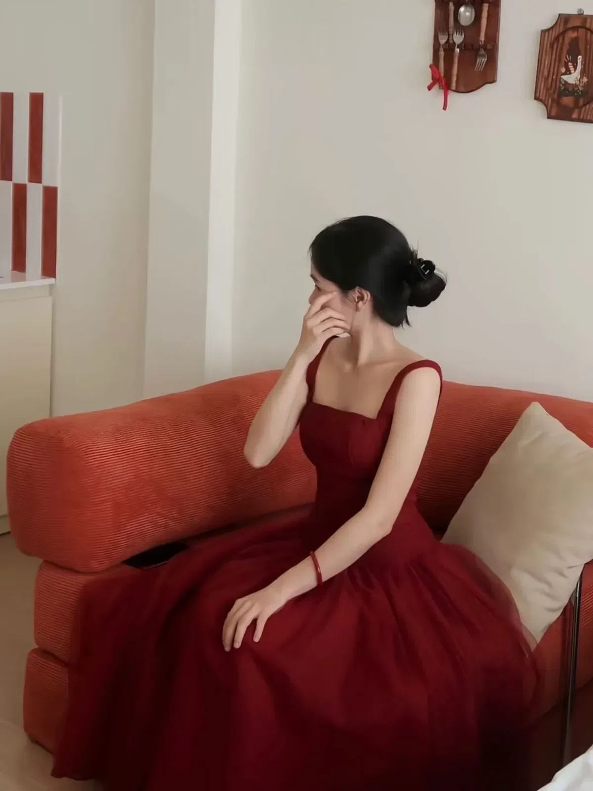 Váy đỏ tiela 2