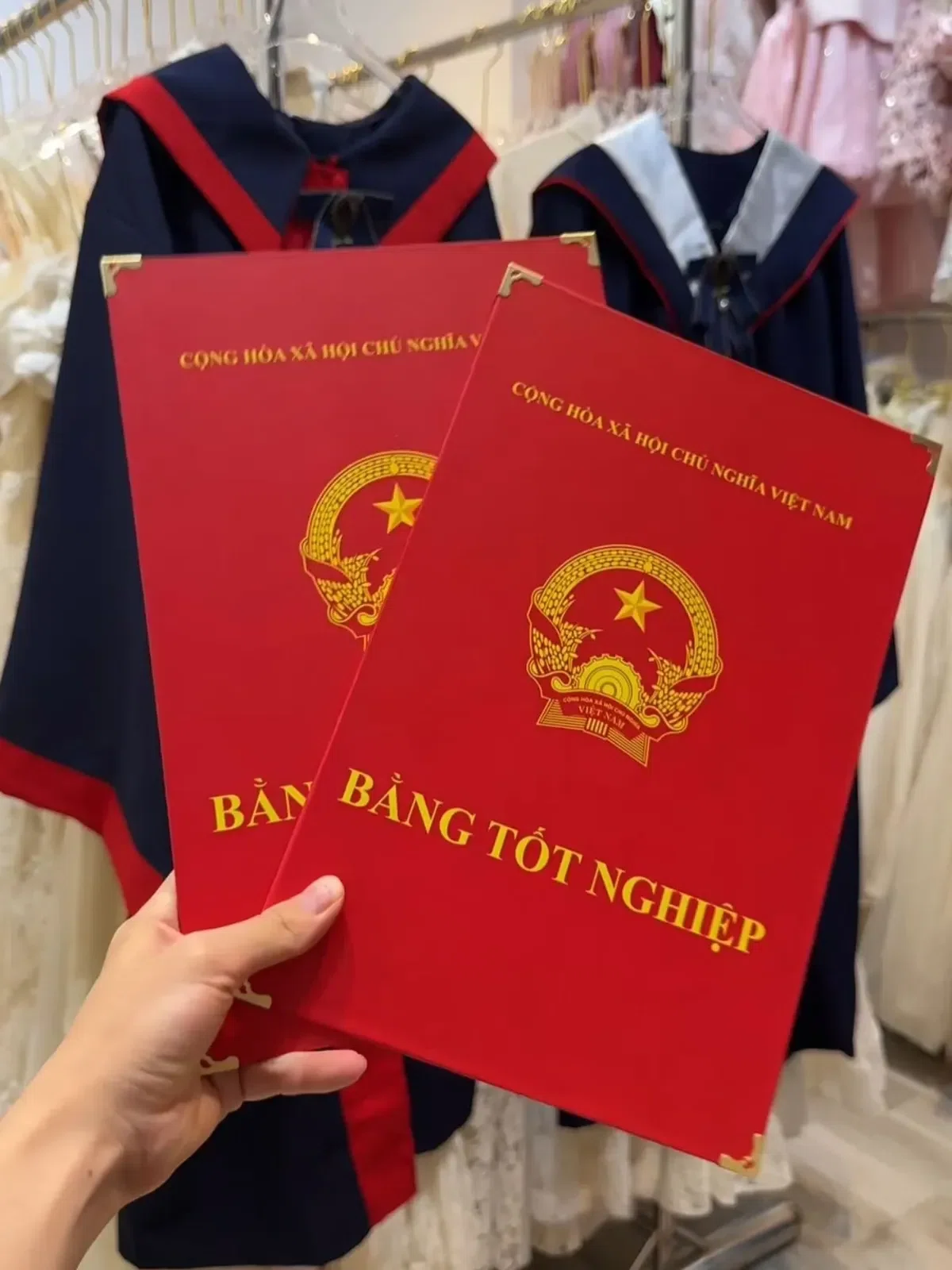 TC Dress - Áo cử nhân 5