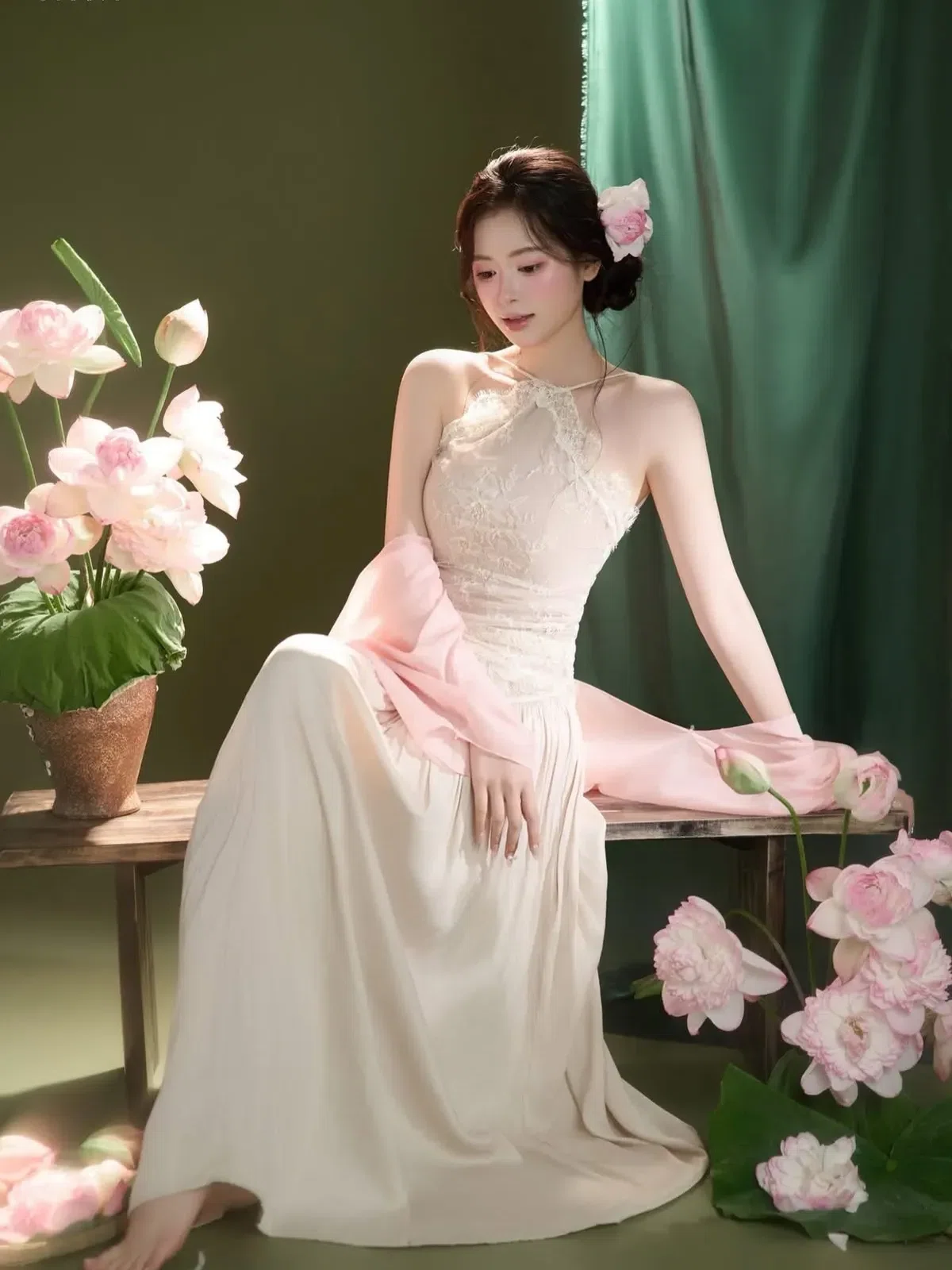 V537 Maxi yếm ren 1