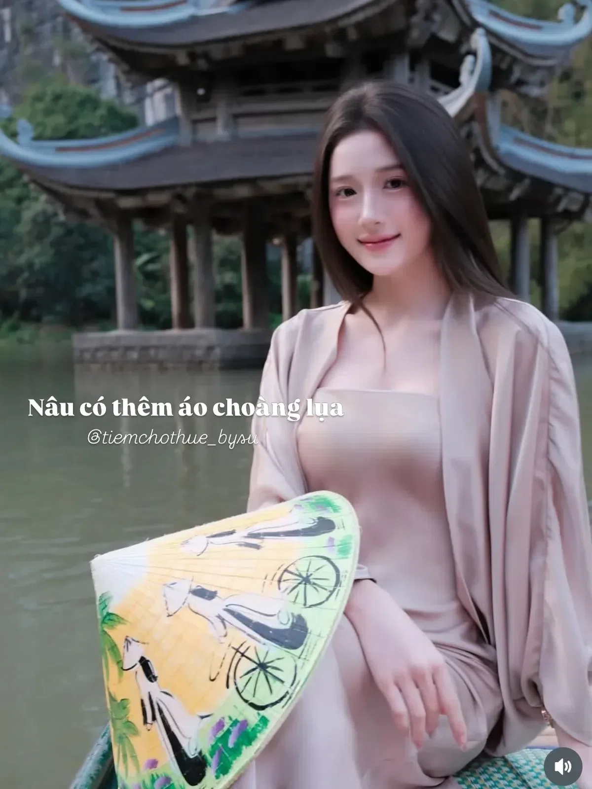 V527 Váy lụa cup KEM size S 10