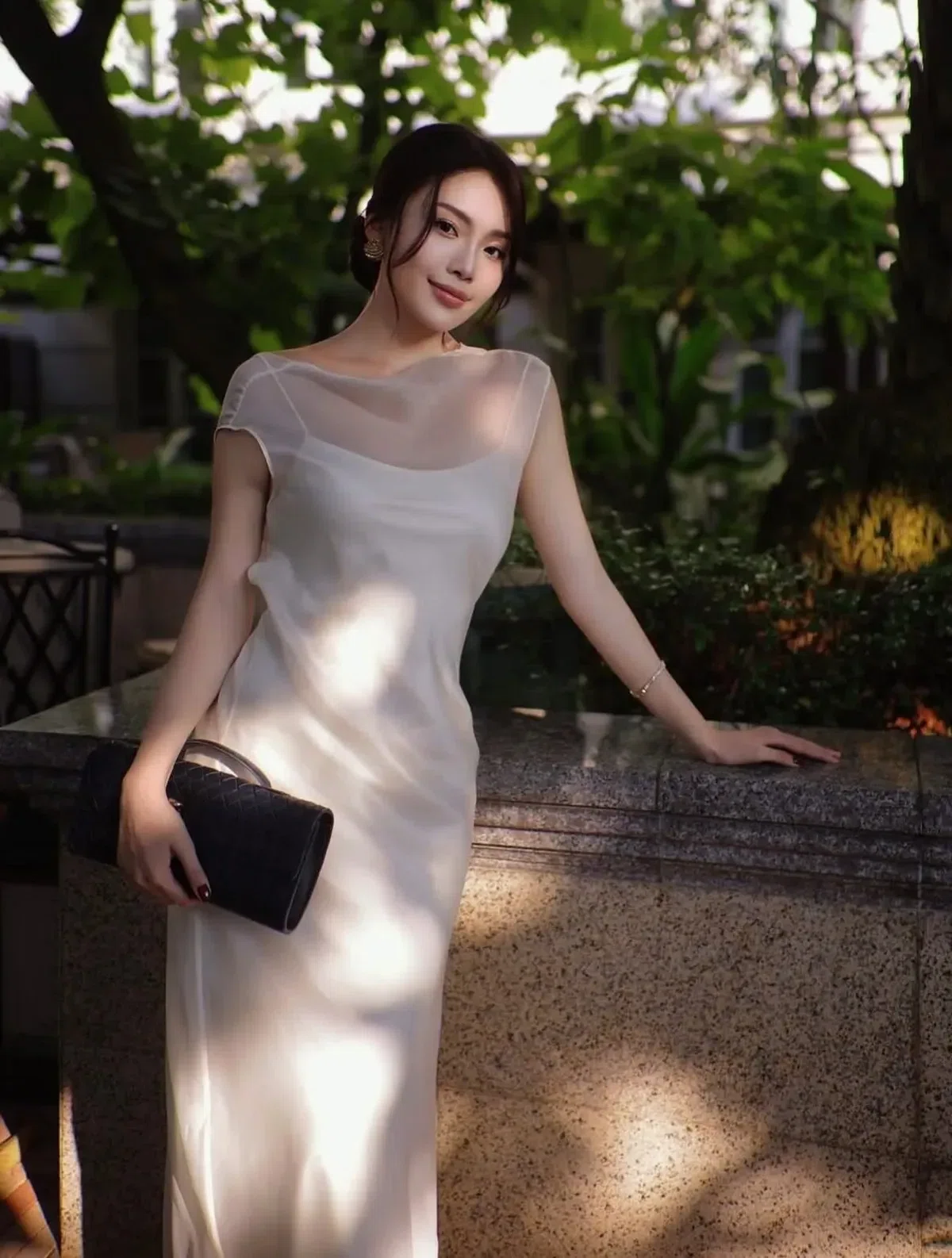 Váy lụa trắng 4