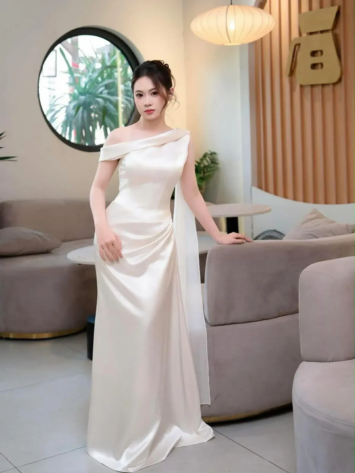 Váy lụa lệch vai size L 6