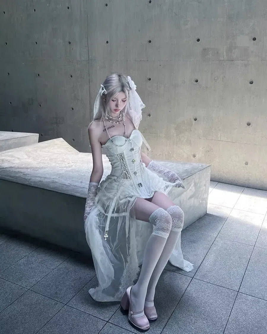 Set White Alice Set 005 4
