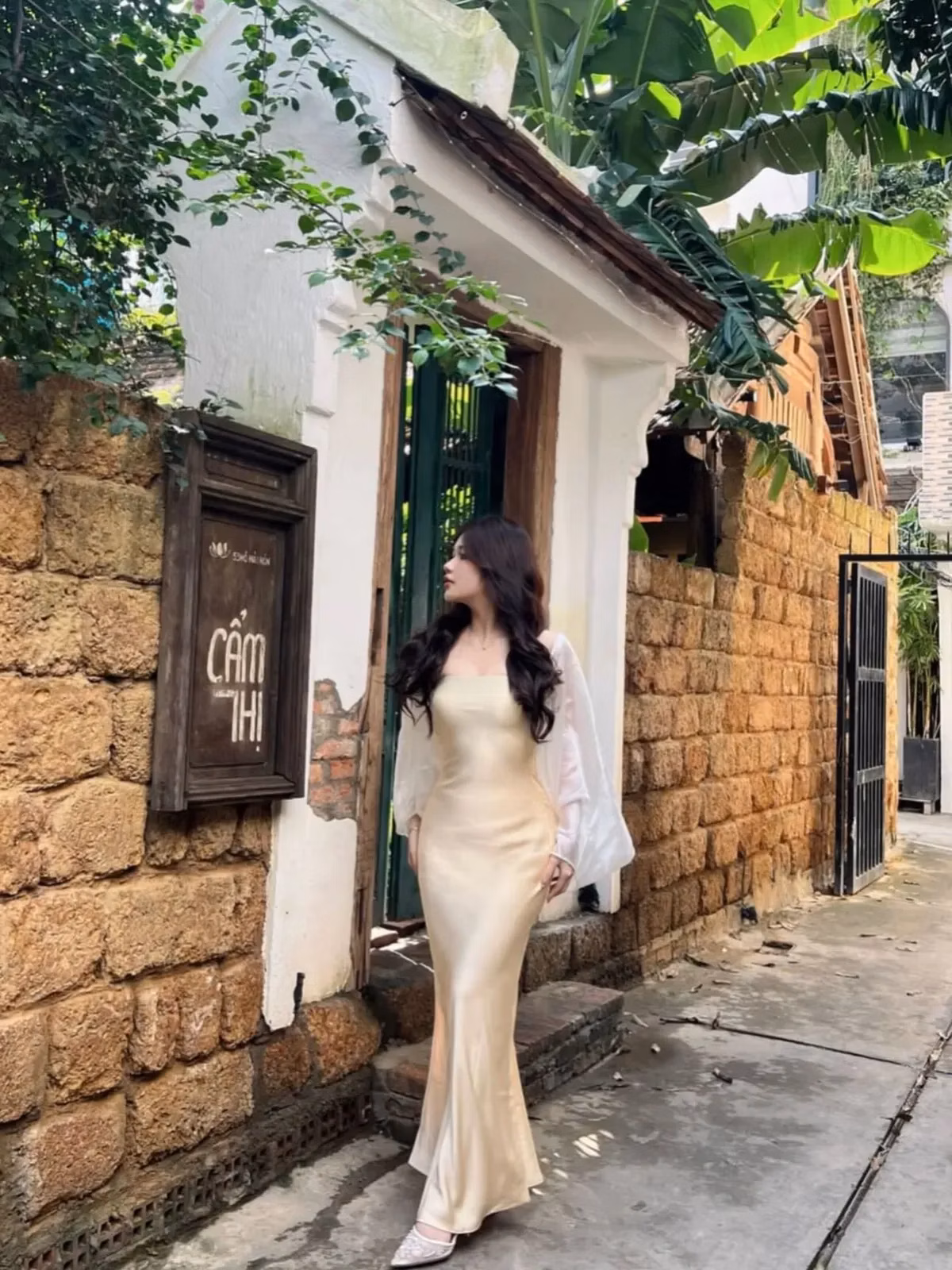 V527 Váy lụa cup KEM size S 9