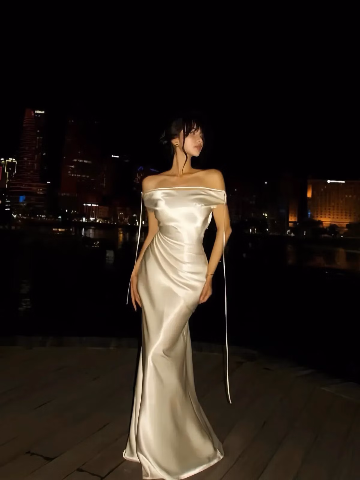 Váy lụa trễ vai size L 1