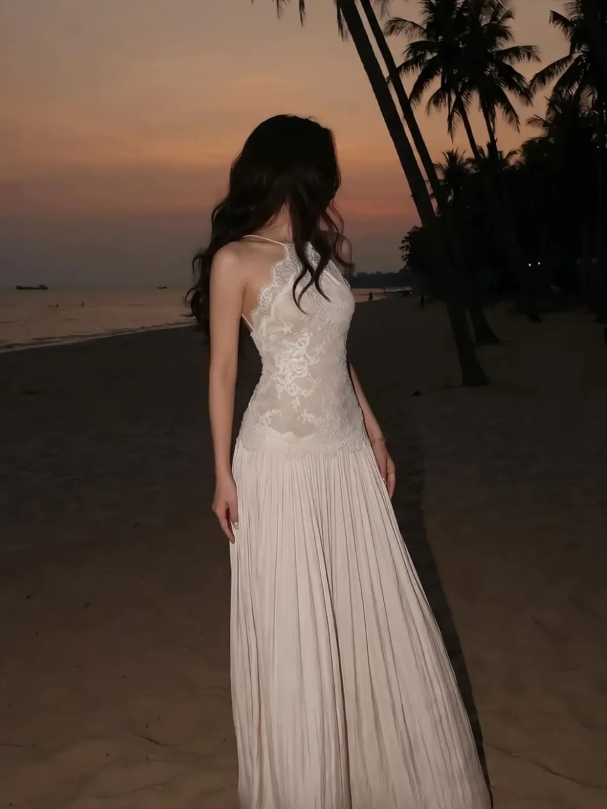 V537 Maxi yếm ren 4
