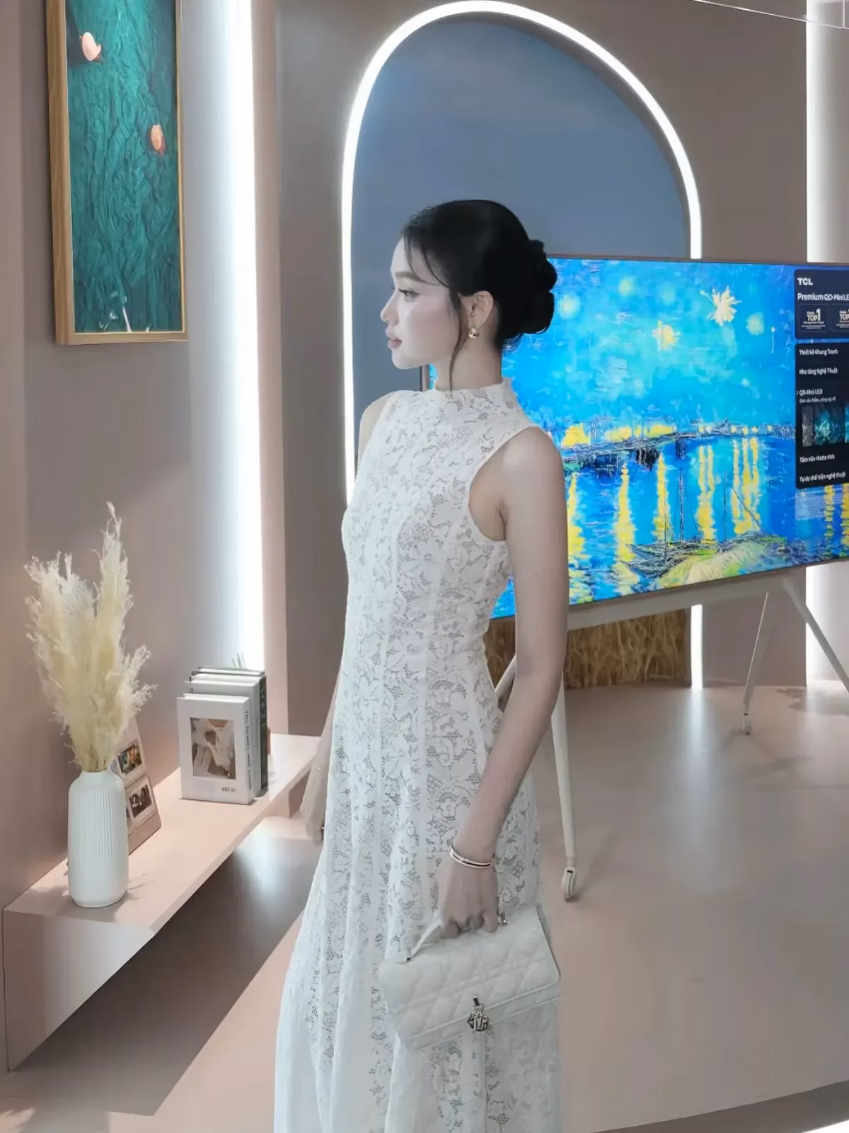 V260 Louise Lace Dress 1