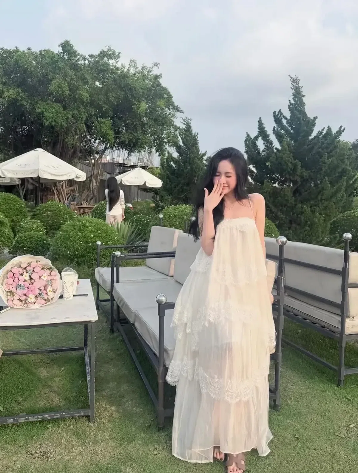 Đầm maxi tua rua trắng 1