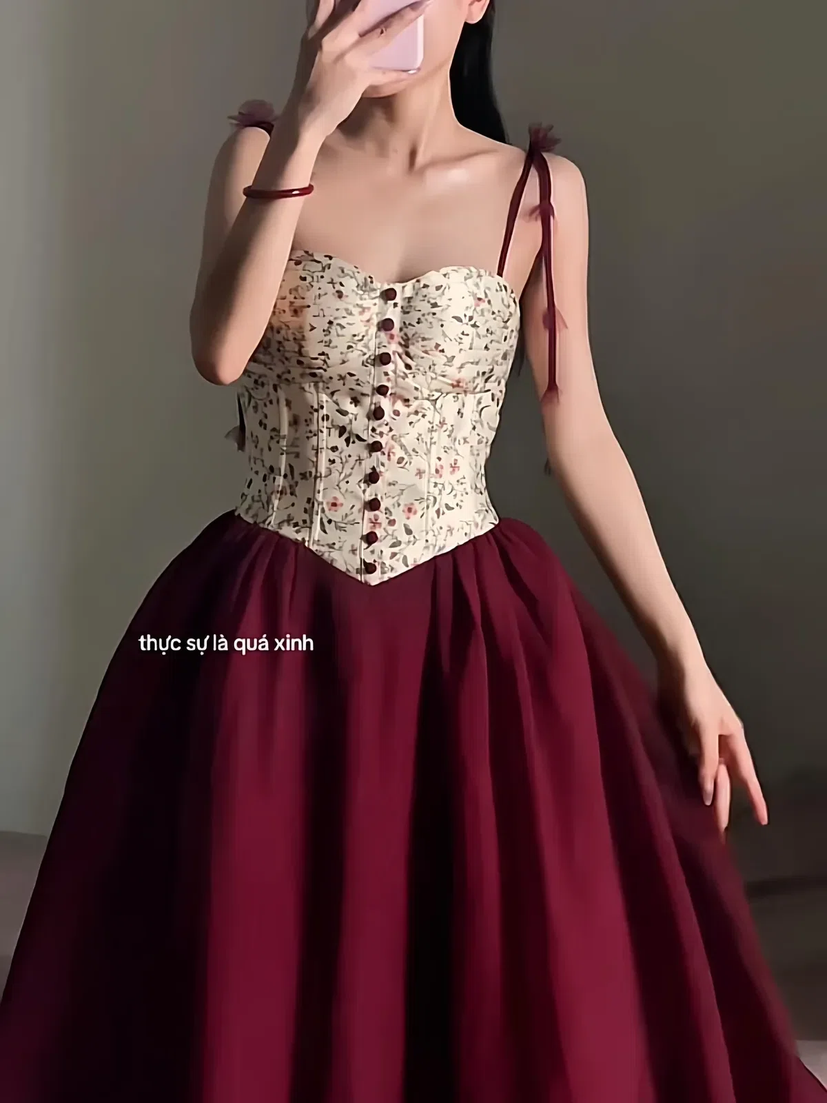 Váy tiela đỏ 2