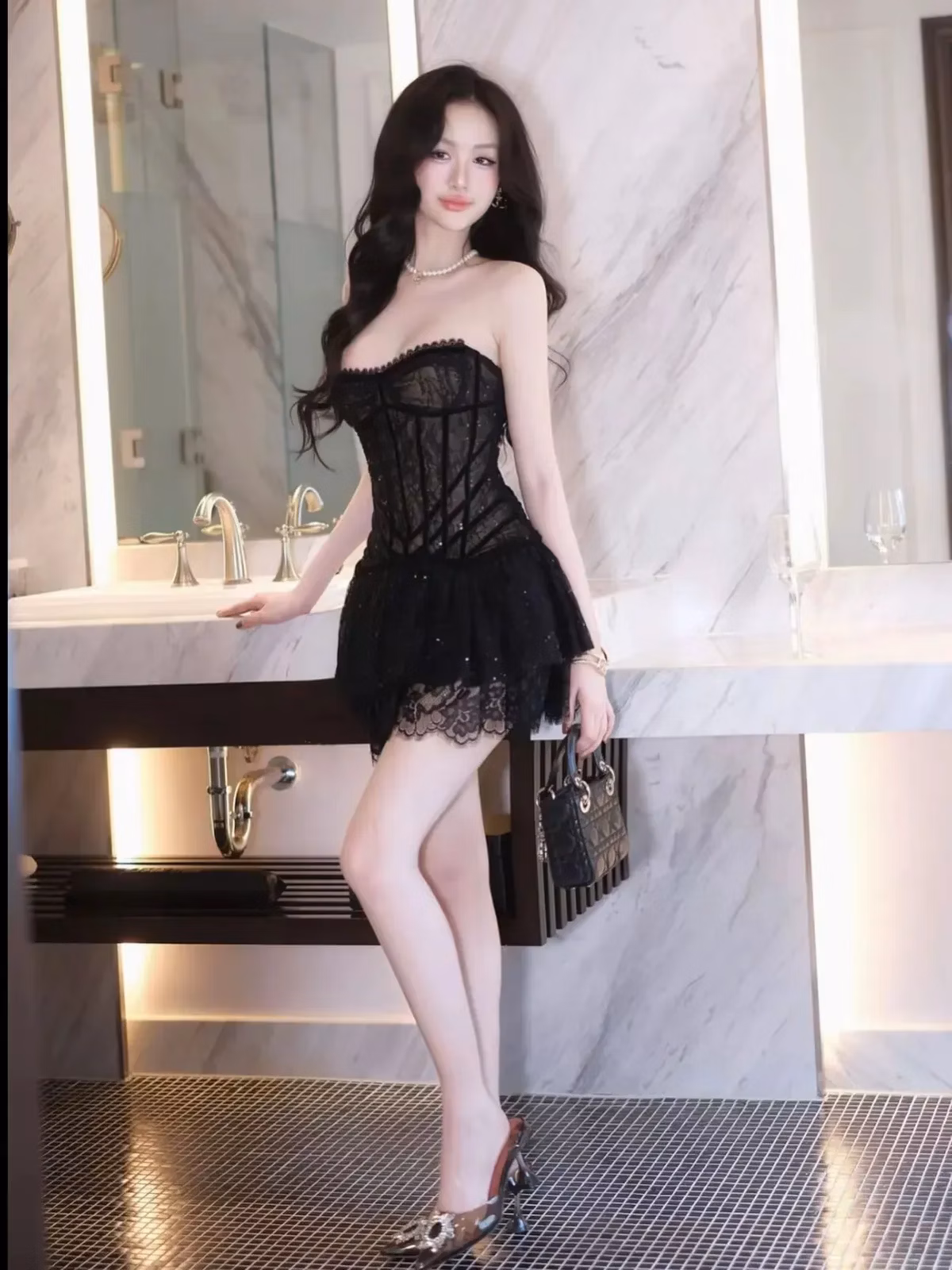 Đầm ren đen V528 6