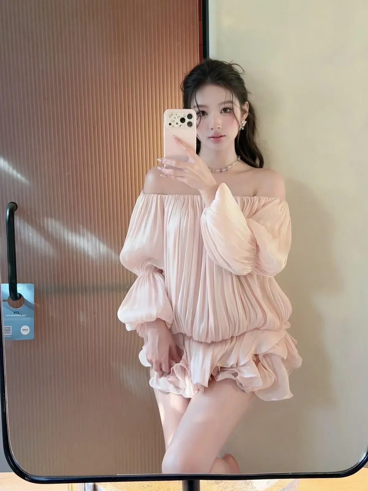 Chouchou Freesize V541 Đầm trễ vai hồng 3