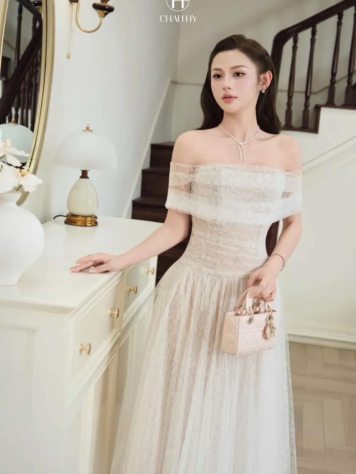 🎀Mã Sp: V077
🎀Size: S
💰Giá thuê: 160k/ngày, ngày tiếp theo +30k
💰Cọc: 500k
5