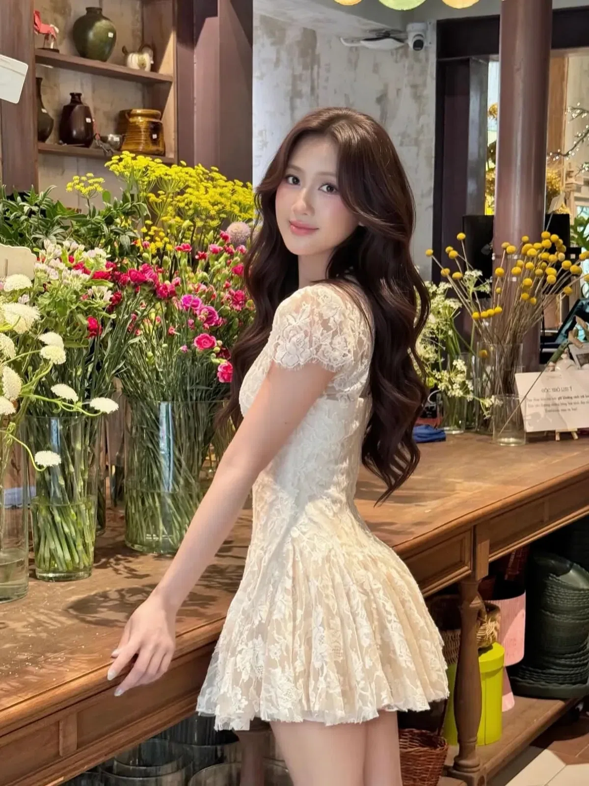 ChâuHy V557 Váy ren ngắn 2