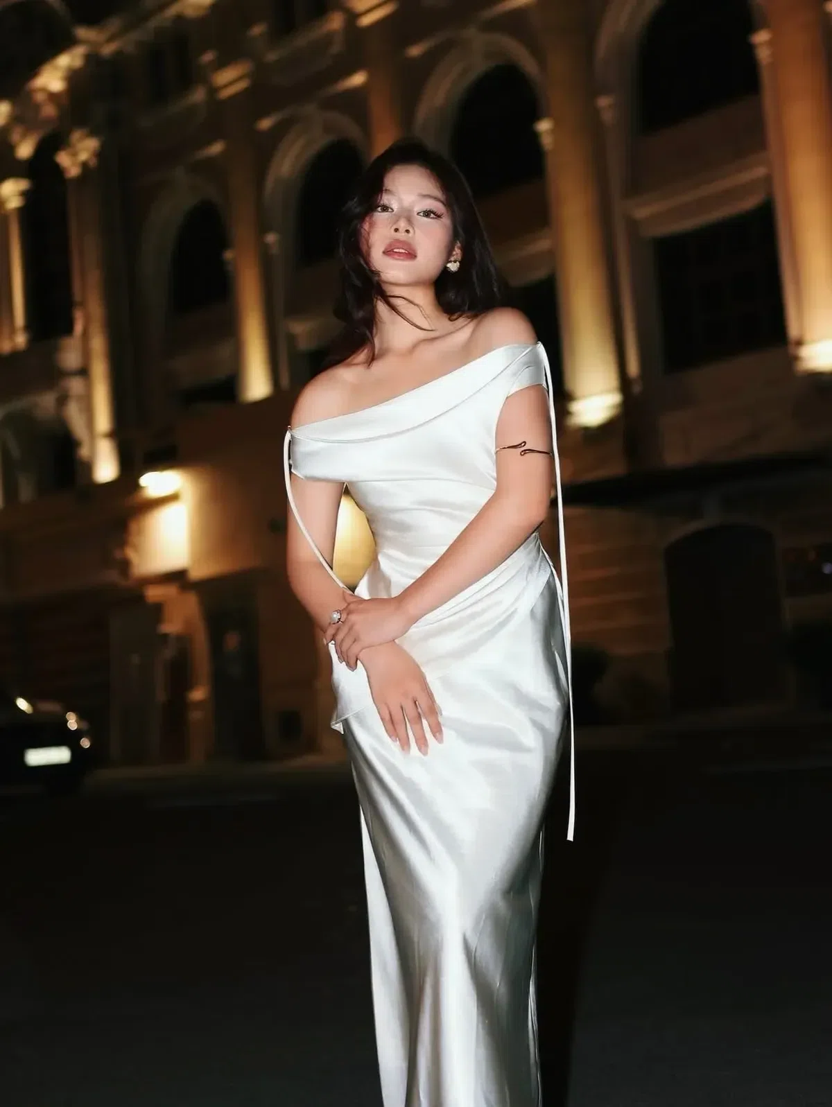 Váy lụa trễ vai size L 4