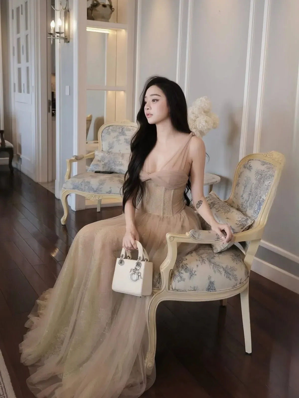 Chouchou V551 Đầm xoắn ngực ren 5